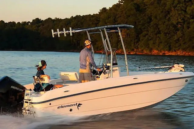 Rent a BAYLINER pontoon in Gilbertsville, KY near me