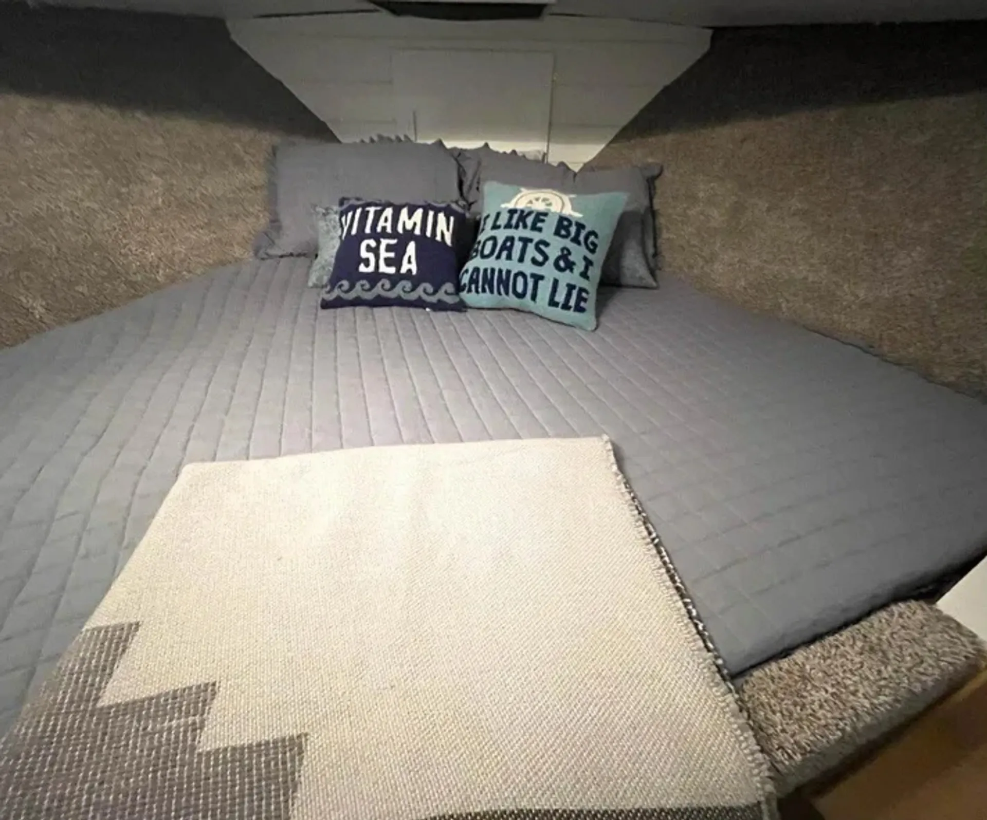 Classic cruiser - 37 feet of  spacious double cabin, USCG Captained