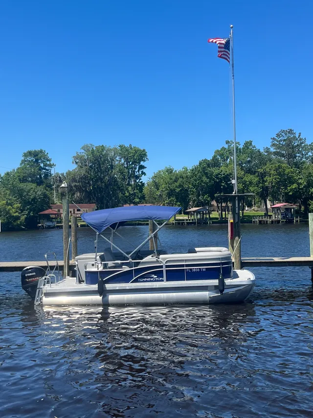 Rent a BENNINGTON MARINE pontoon in Orange Park, FL near me