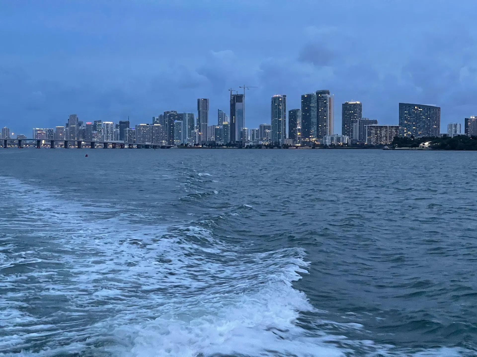 Sea Ray Boats 310 Sundancer in Miami, FL — photo 3