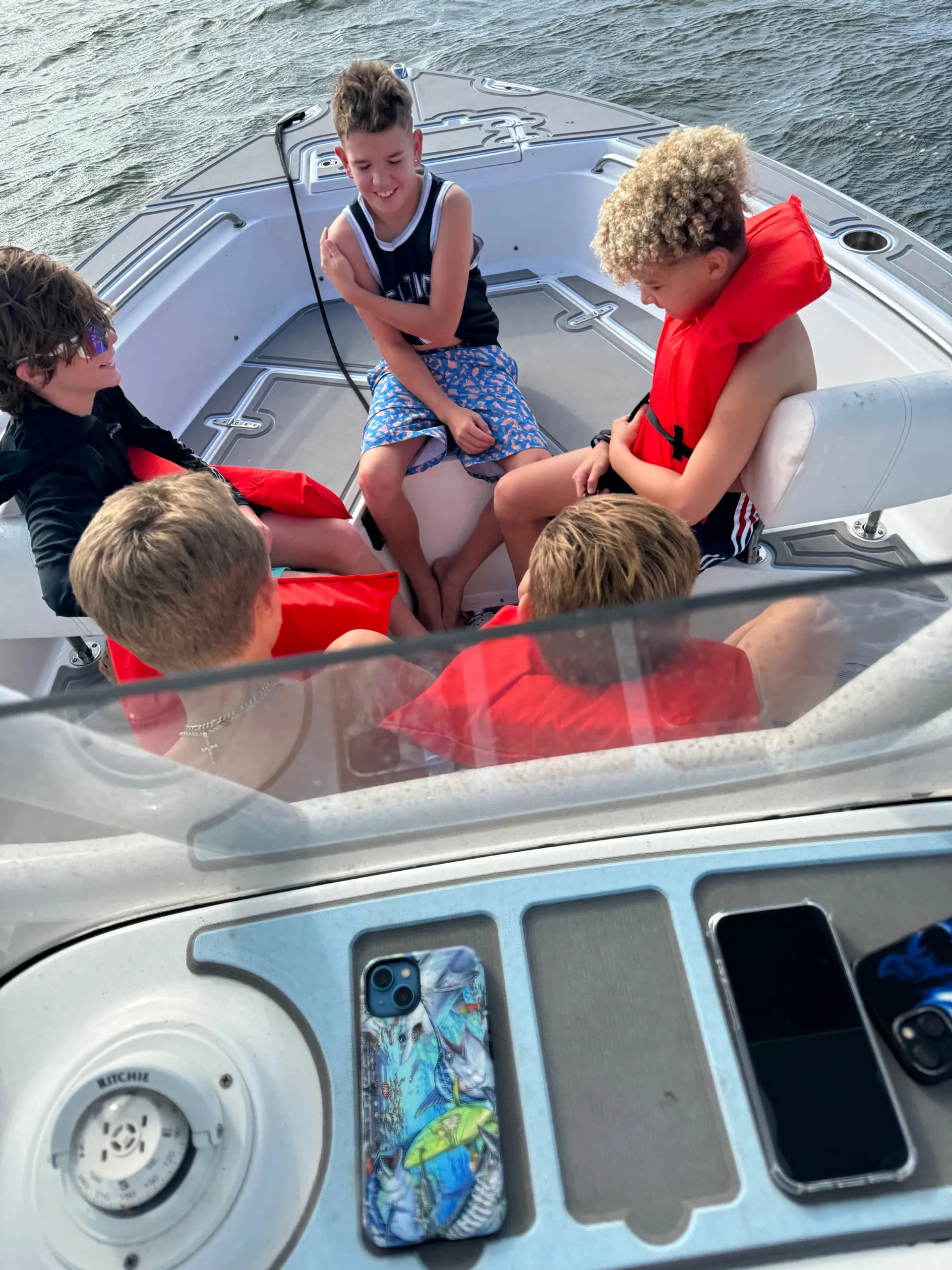 Amazing 2020 Sea Hunt 225,perfect for family fun, fishing or sandbar. 