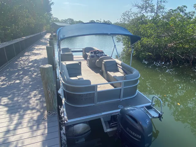 Rent a BENNINGTON MARINE pontoon in Naples, FL near me