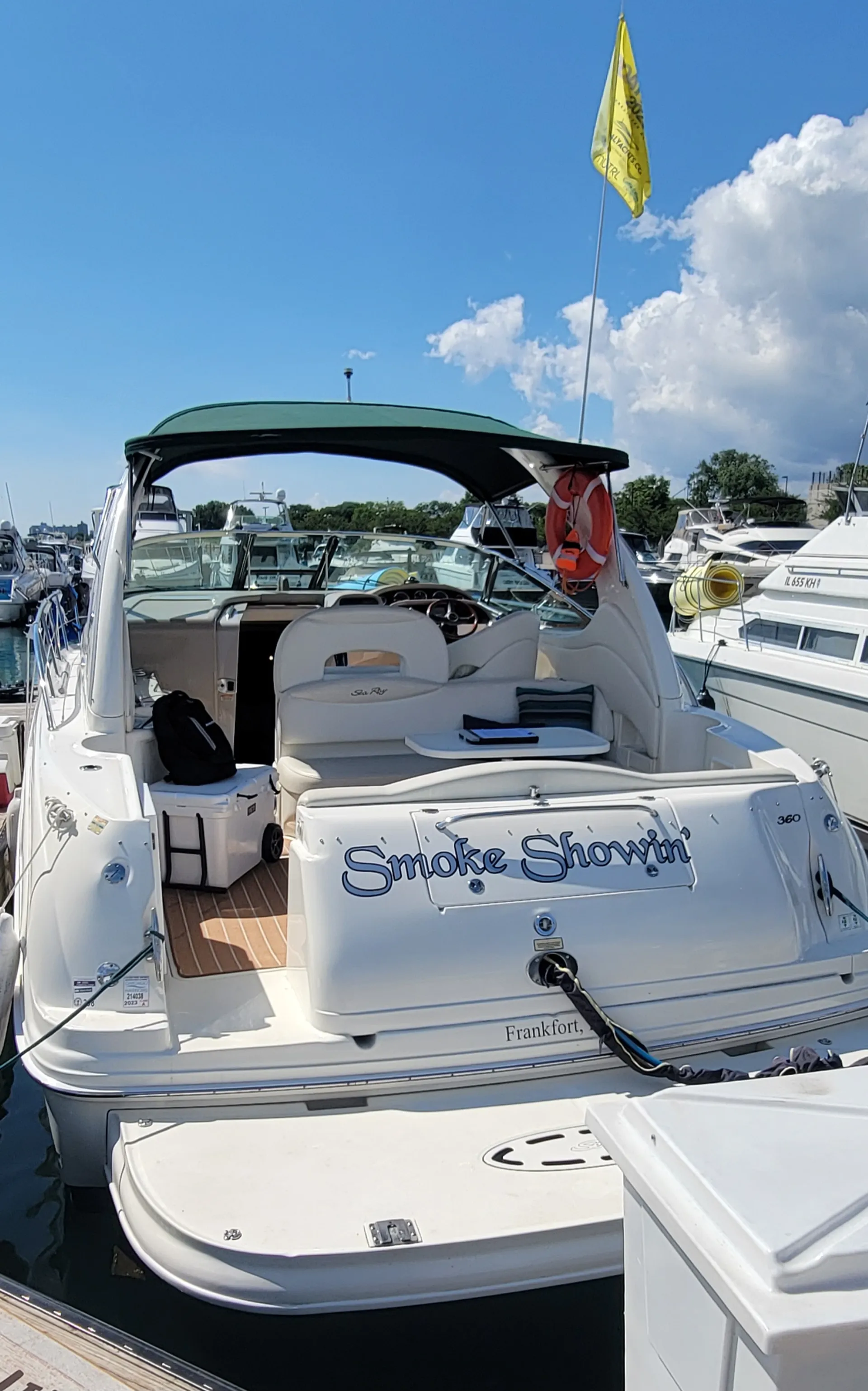 39ft Sea Ray Sundancer Luxury Yacht Charter Chicago