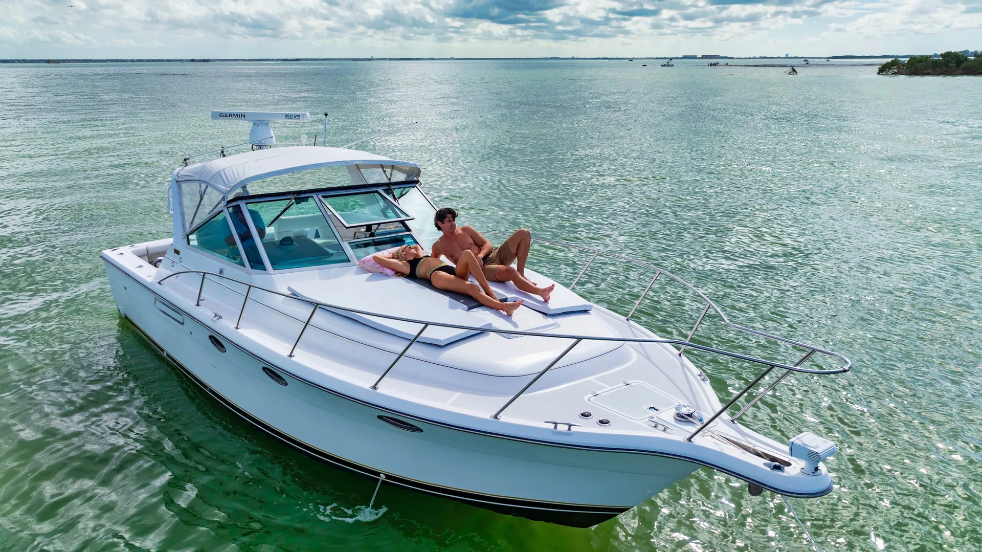 Gorgeous Tiara Yacht  - 10% Off on Weekday Cruises!