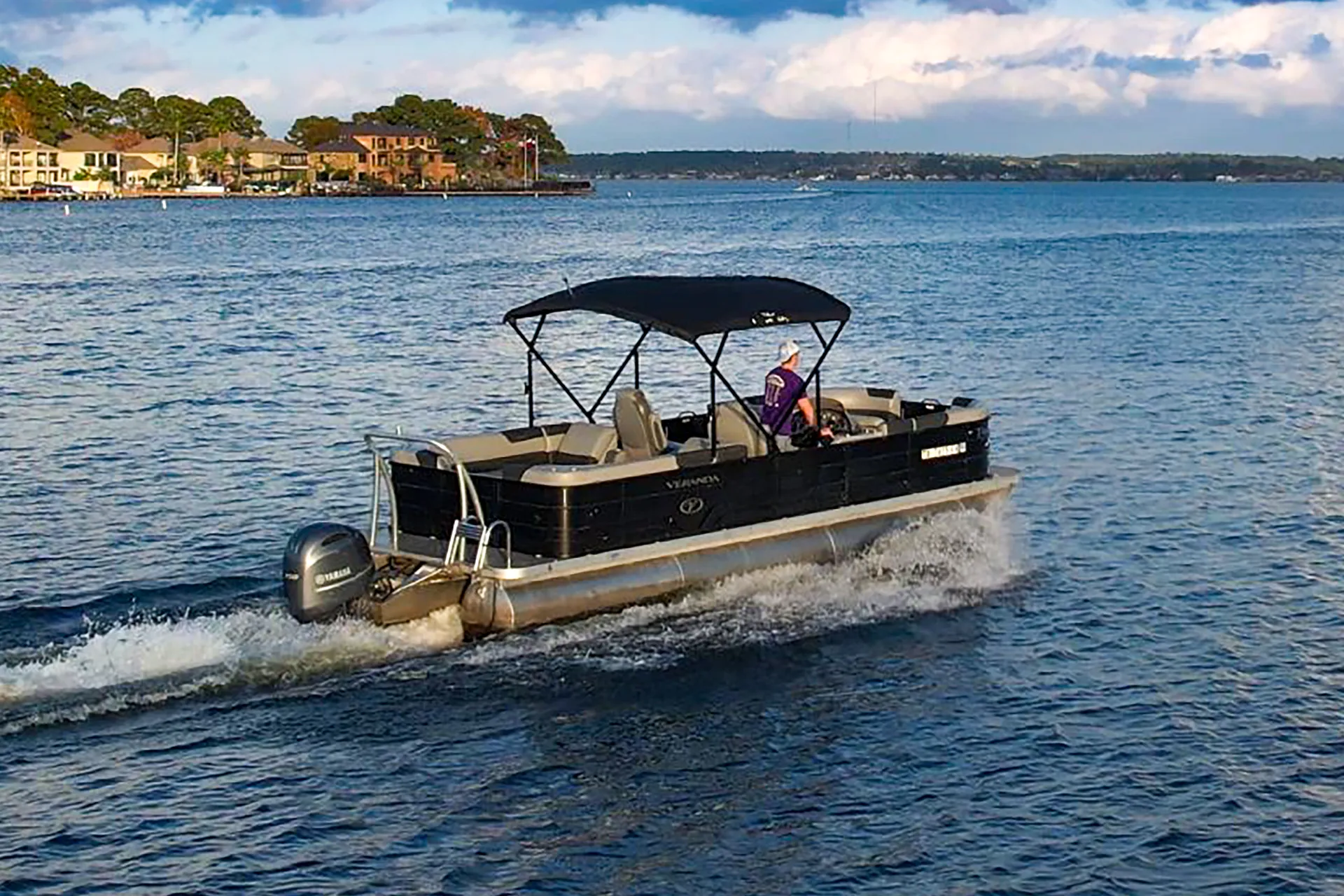 Tranquility I 25 FT 12 People. Family fun day on the Lake