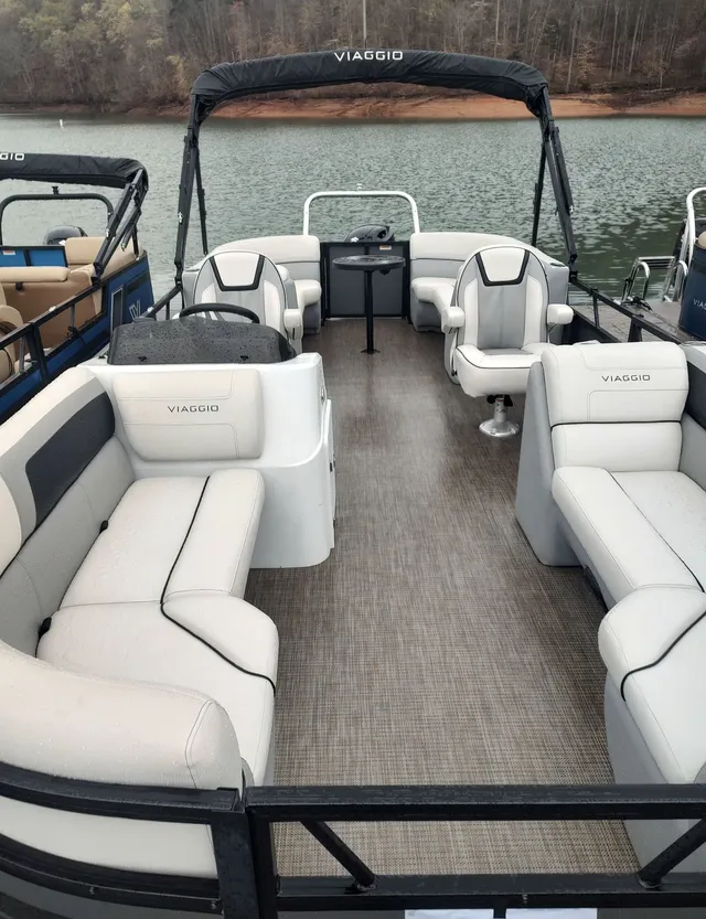 Rent a Misty Harbor pontoon in LaFollette, TN near me