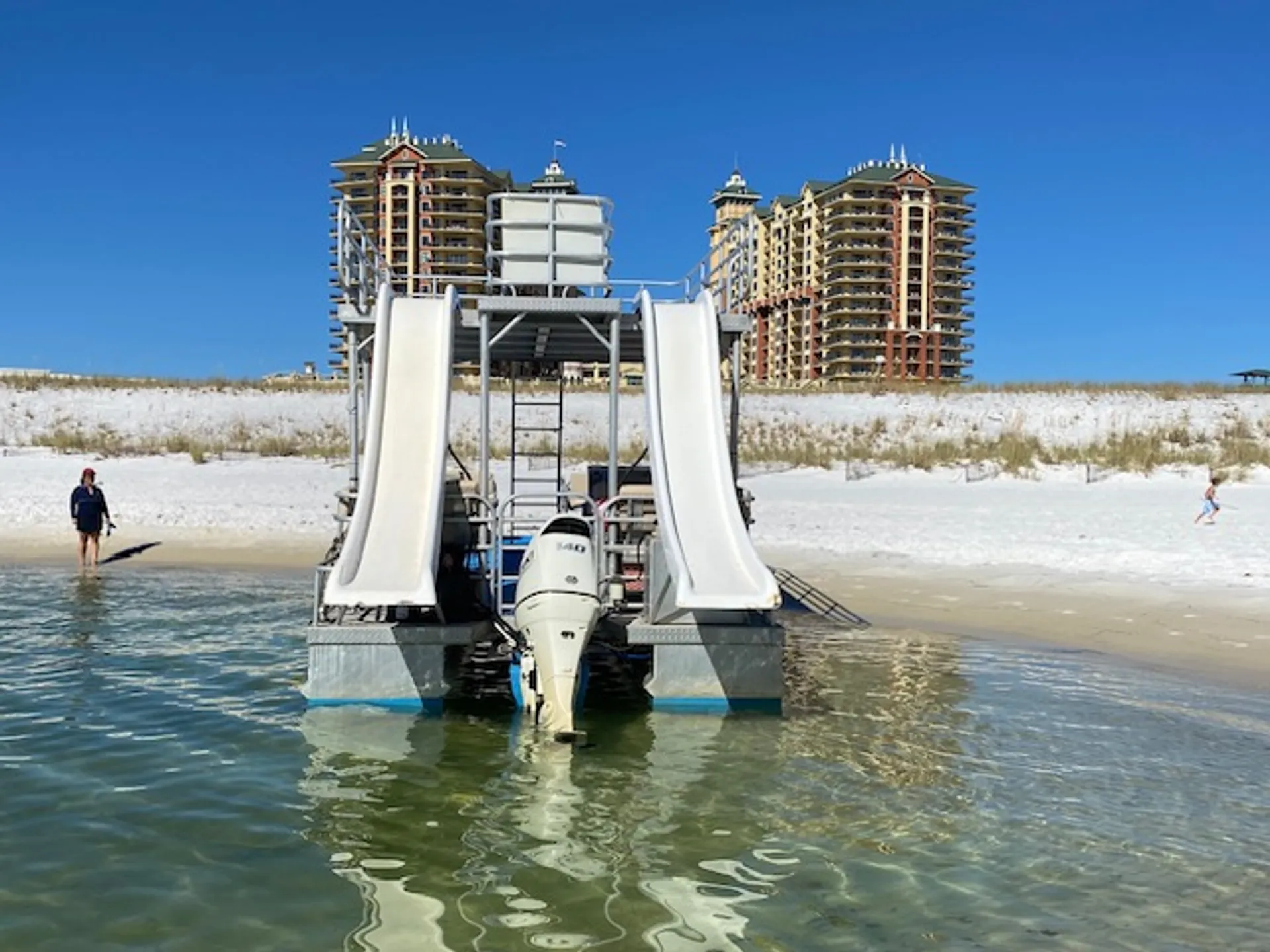 Tiki Themed Hula-Mama 30 ft pontoon 2slides 150 HP Fuel Included 
