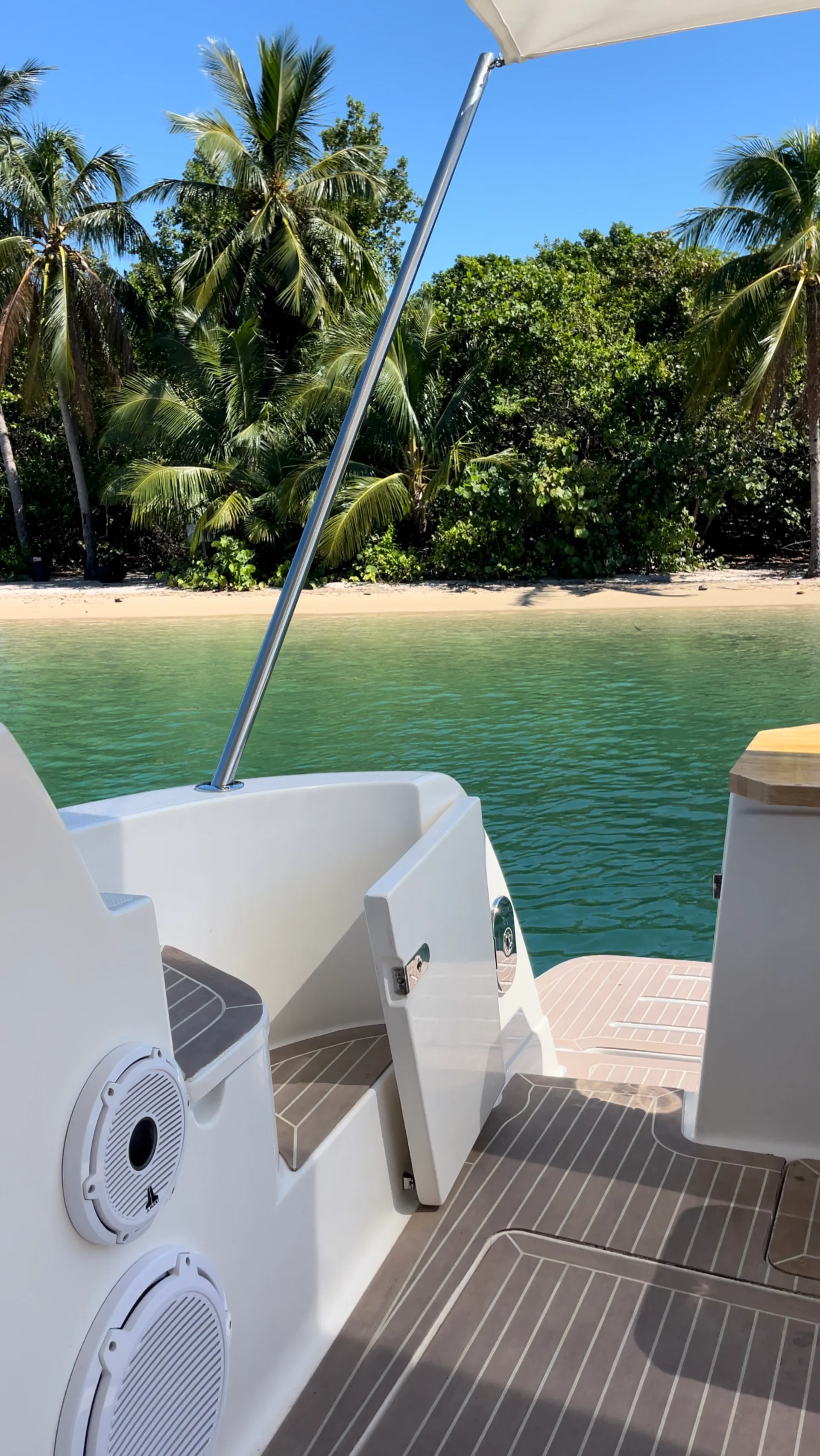 Luxury 41ft Meridian Yacht | Starlink, 4K TVs & Sunset Cruises| 13ppl