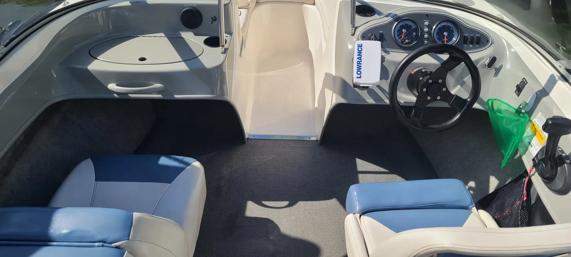 Your Aquatic Escape: Bayliner 180 | Fast, Fun & Ready to Cruise!