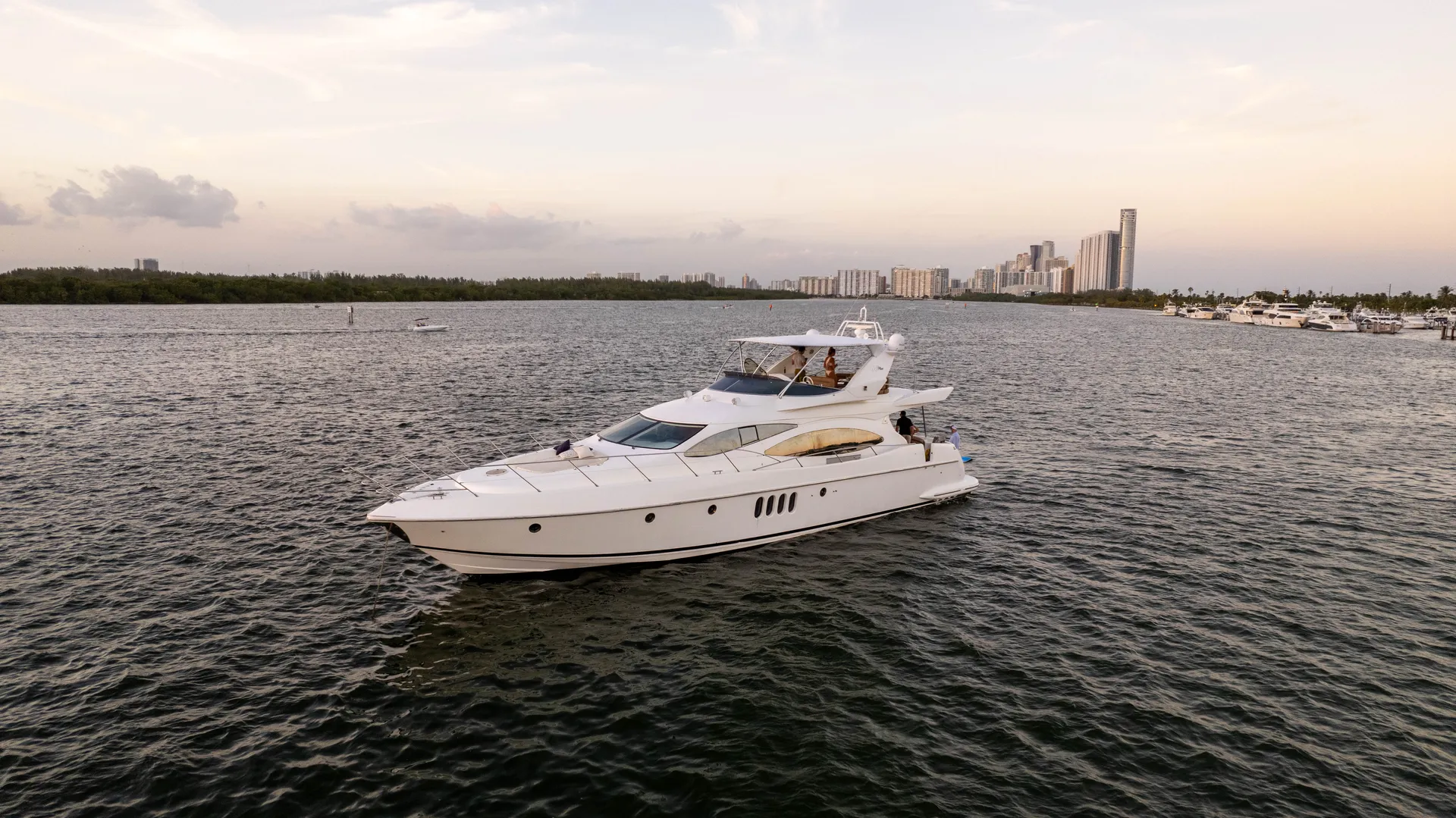 Azimut Yachts 68 Plus in Miami Beach, FL — photo 8