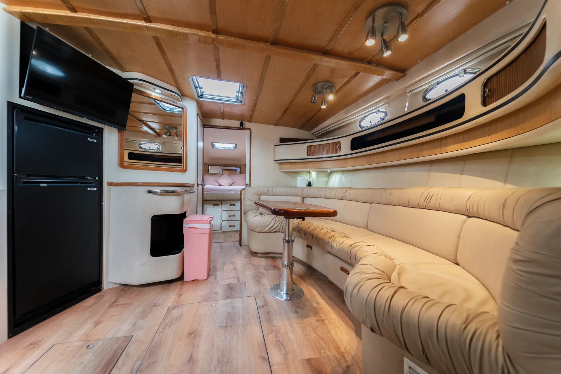 The New Pink Sea Ray 50' 