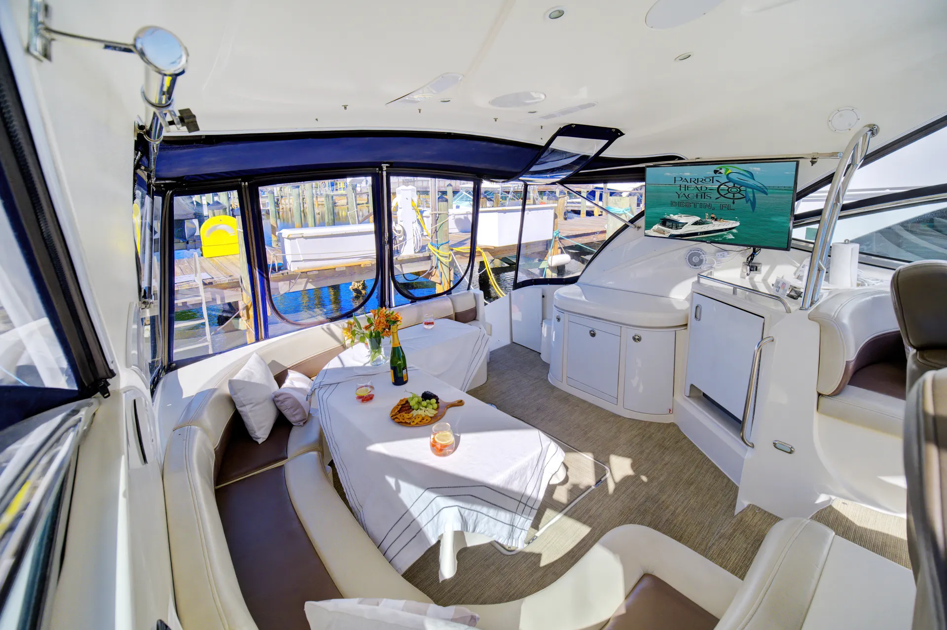 Cruisers Yachts 520 Express in Destin, FL — photo 3