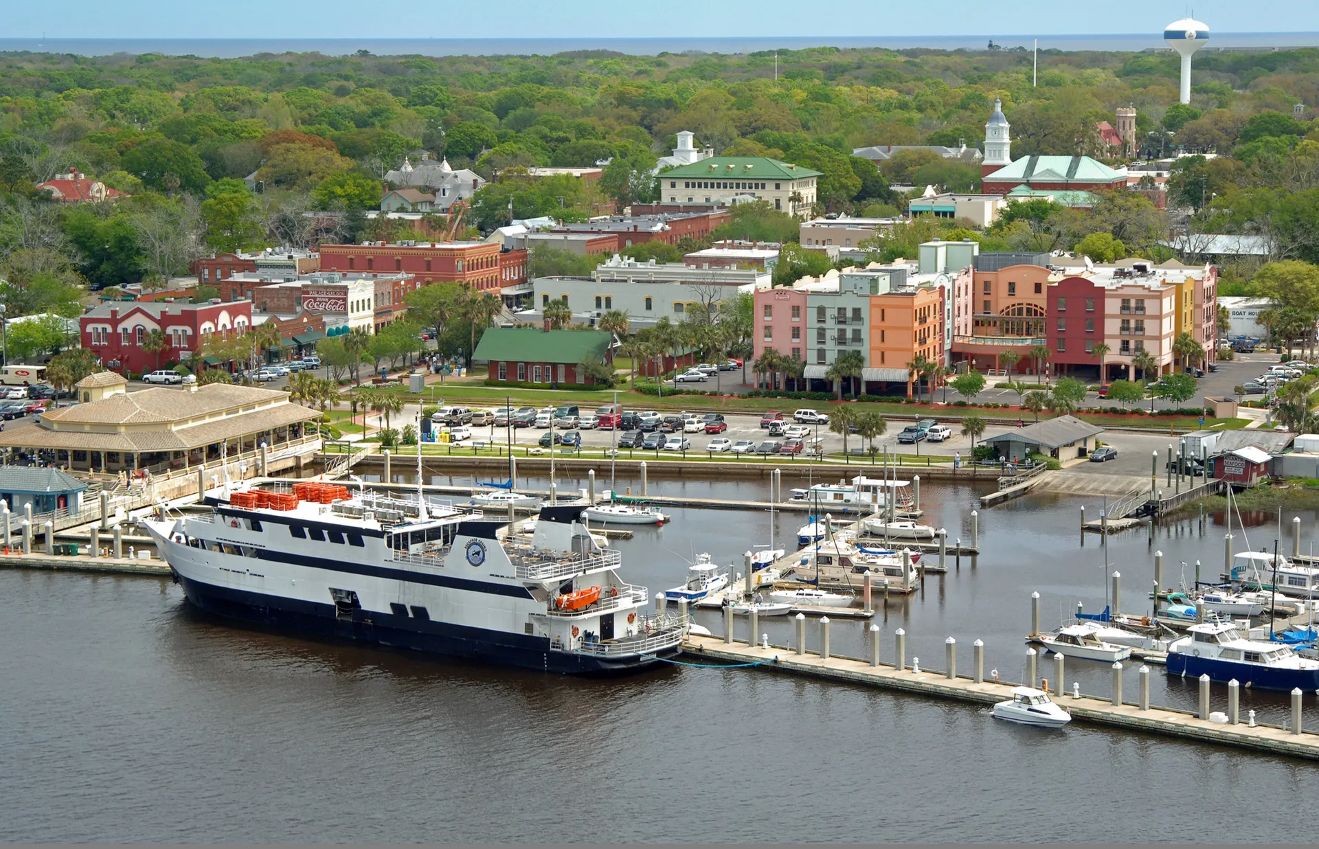 Relaxing Intracoastal Cruises, Ocean Sails and Sailing Instruction 