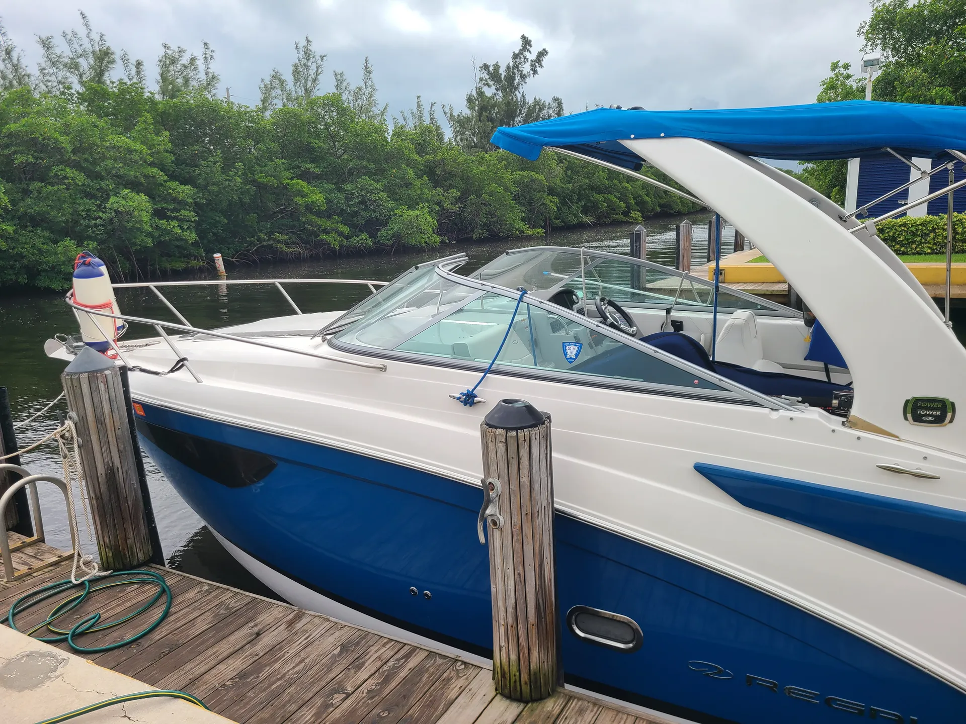 2019 Regal 26 XO – Luxury Express Cruiser with A/C, Full Cabin & Yamah