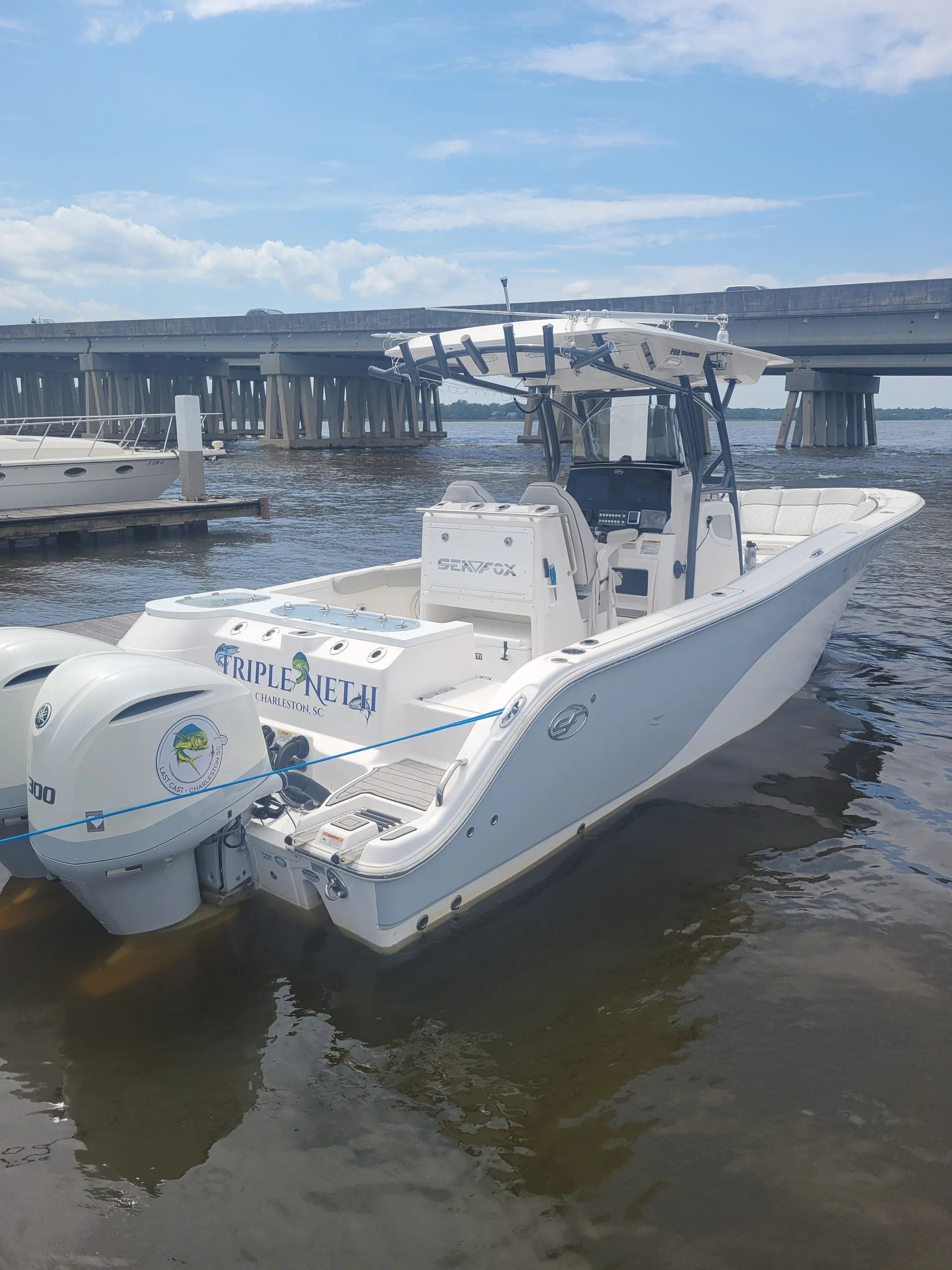 Beautiful 28 foot Center Console 