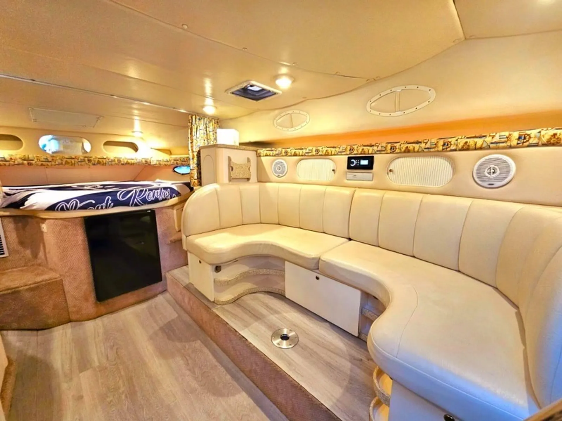 37ft Rinker FREE Champagne on 4hr+Miami Cruise 