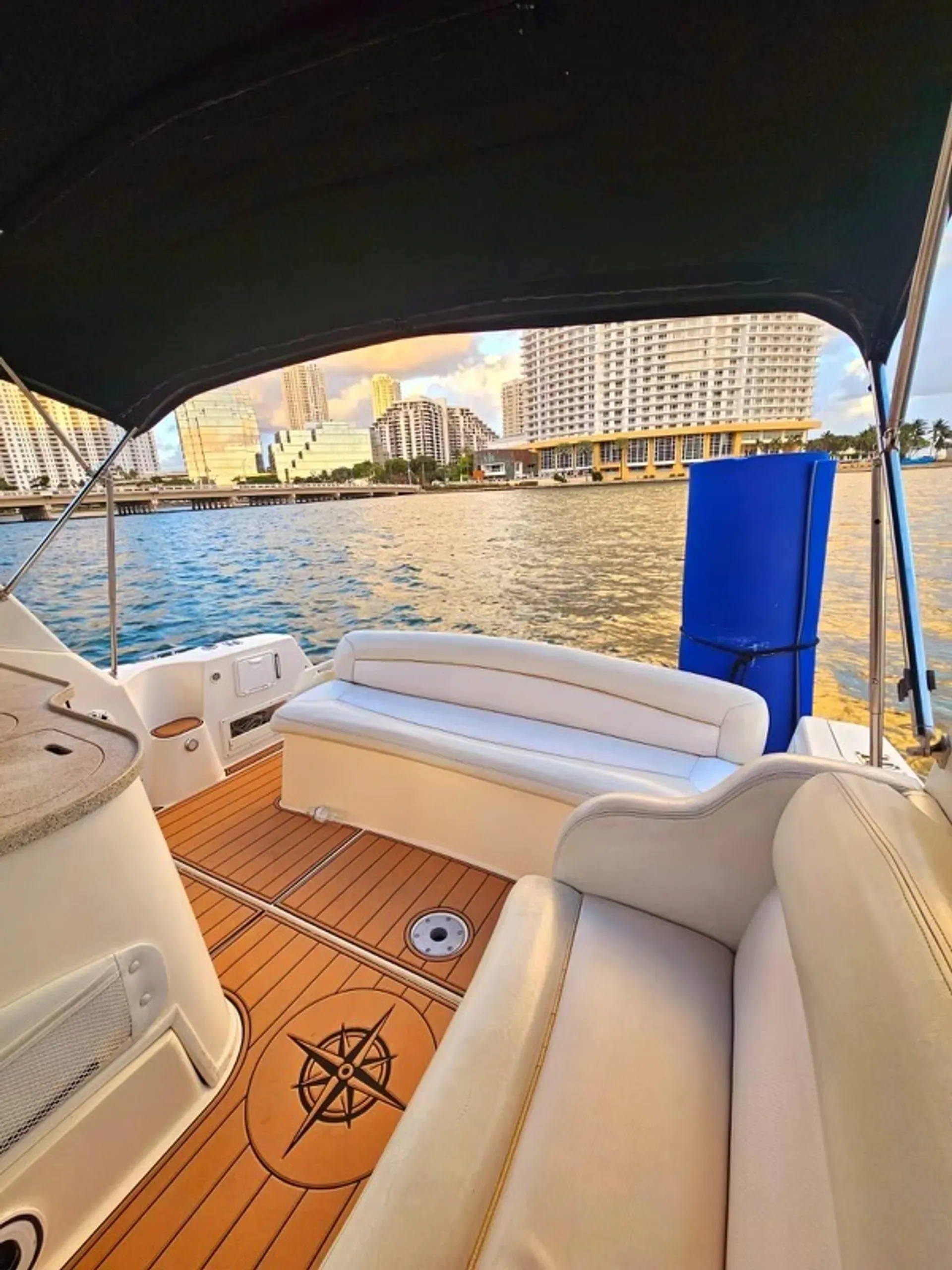 37ft Rinker FREE Champagne on 4hr+Miami Cruise 