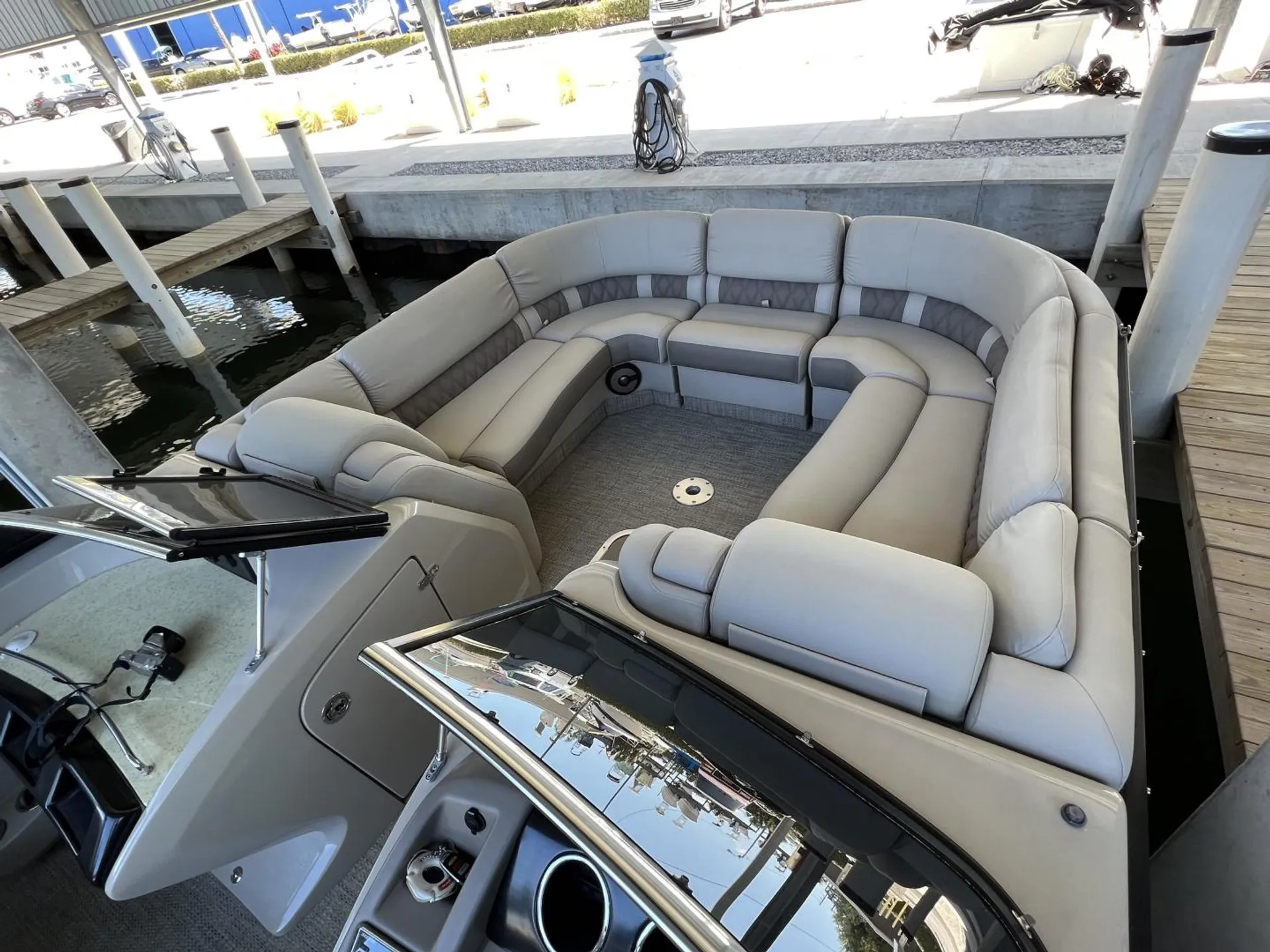 25FT Luxury Tritoon 300HP, Fun Days on Crystal Blue Tampa Waters 