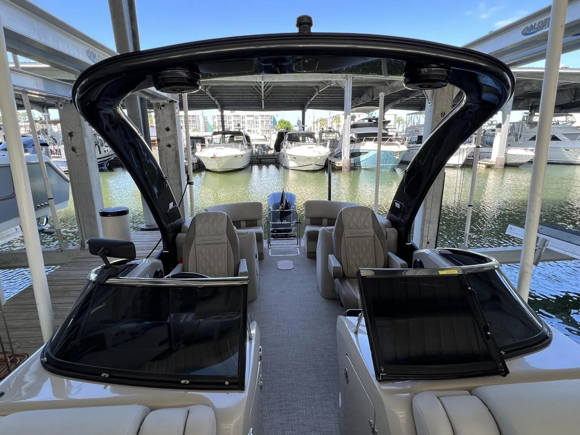 25FT Luxury Tritoon 300HP, Fun Days on Crystal Blue Tampa Waters 