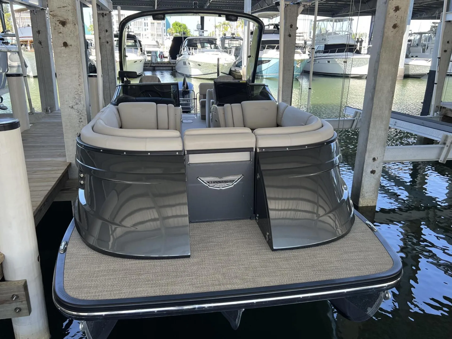 25FT Luxury Tritoon 300HP, Fun Days on Crystal Blue Tampa Waters 