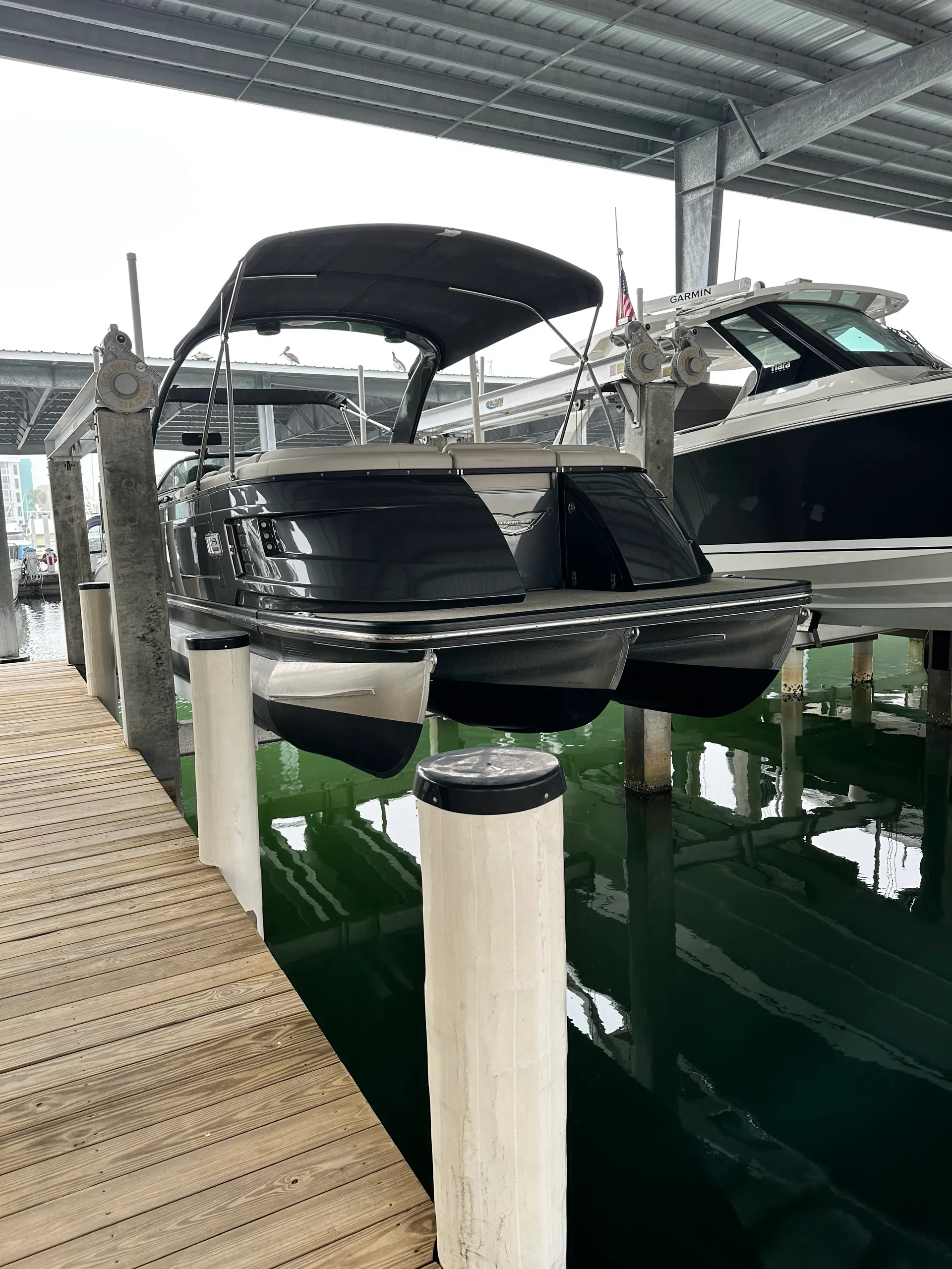 25FT Luxury Tritoon 300HP, Fun Days on Crystal Blue Tampa Waters 