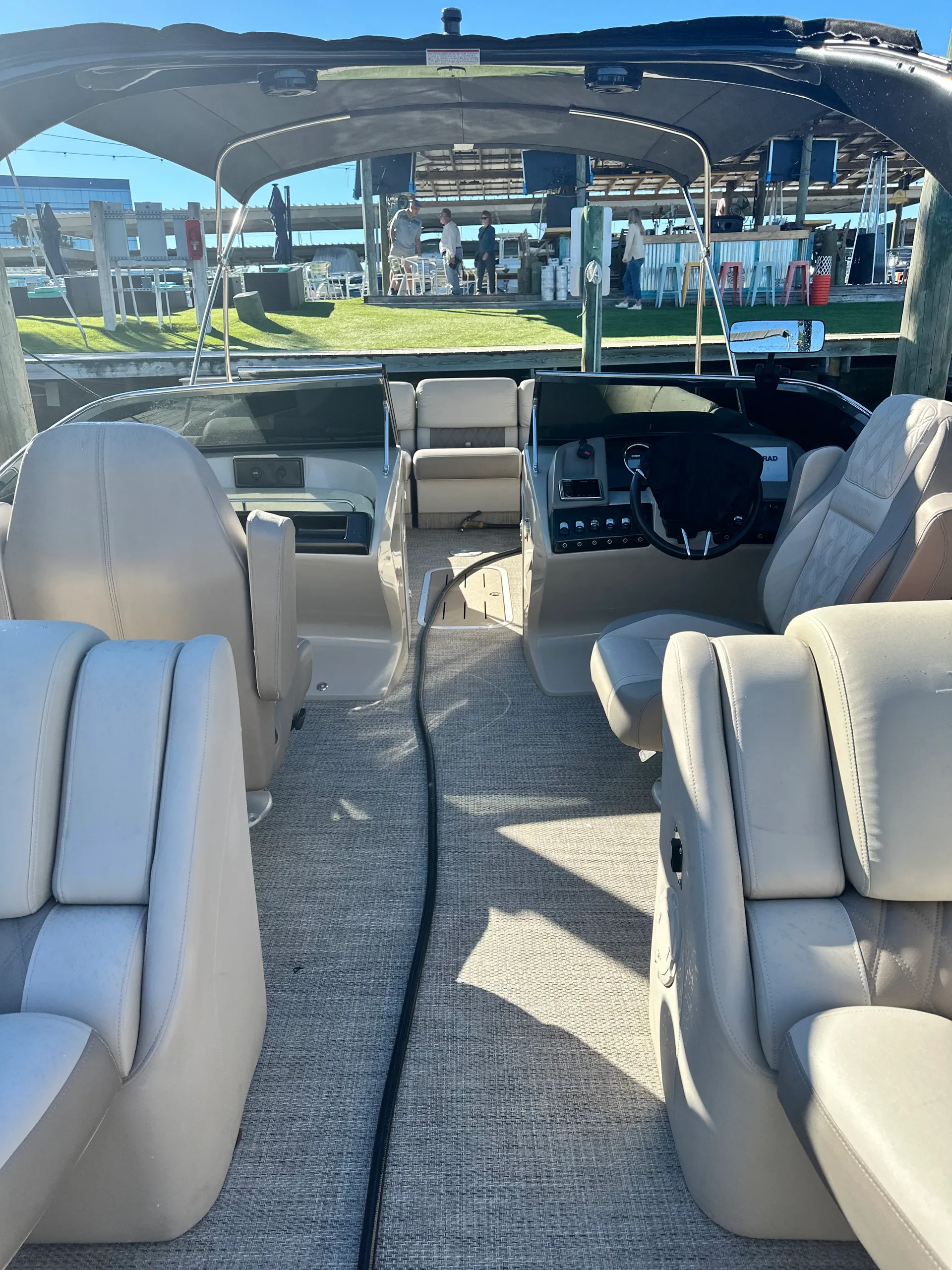 25FT Luxury Tritoon 300HP, Fun Days on Crystal Blue Tampa Waters 