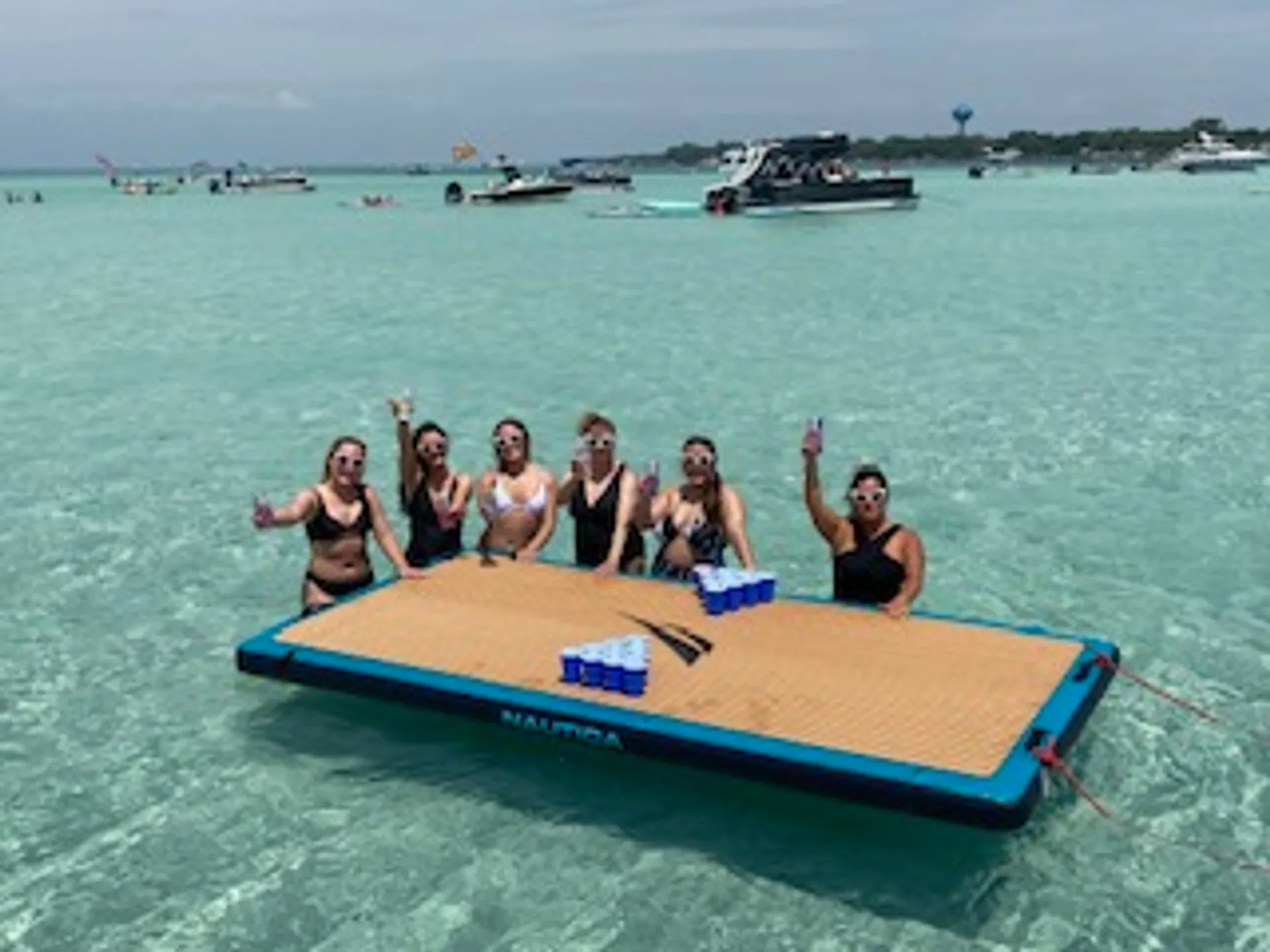 Tiki Themed Hula-Mama 30 ft pontoon 2slides 150 HP Fuel Included 