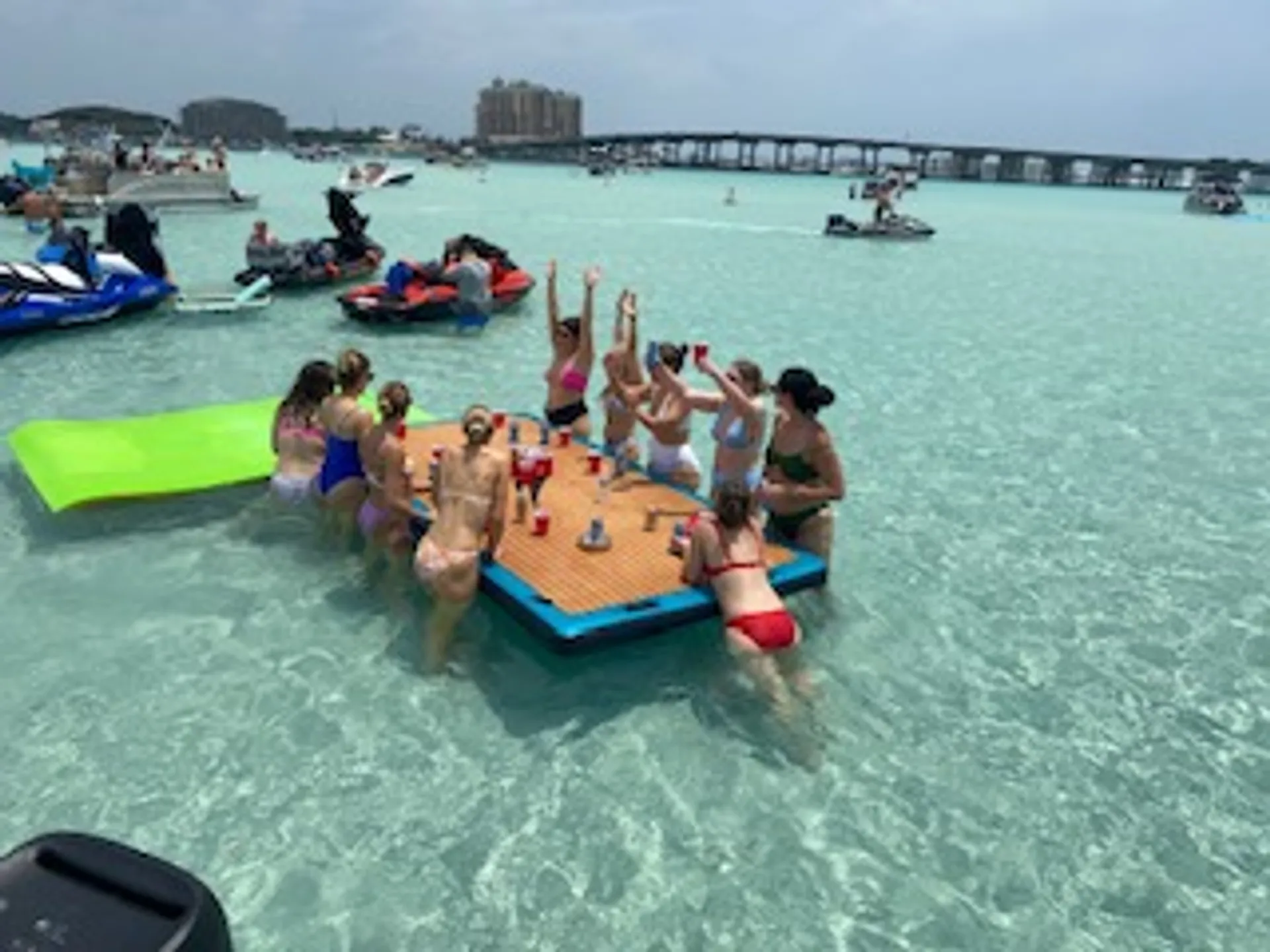 Tiki Themed Hula-Mama 30 ft pontoon 2slides 150 HP Fuel Included 
