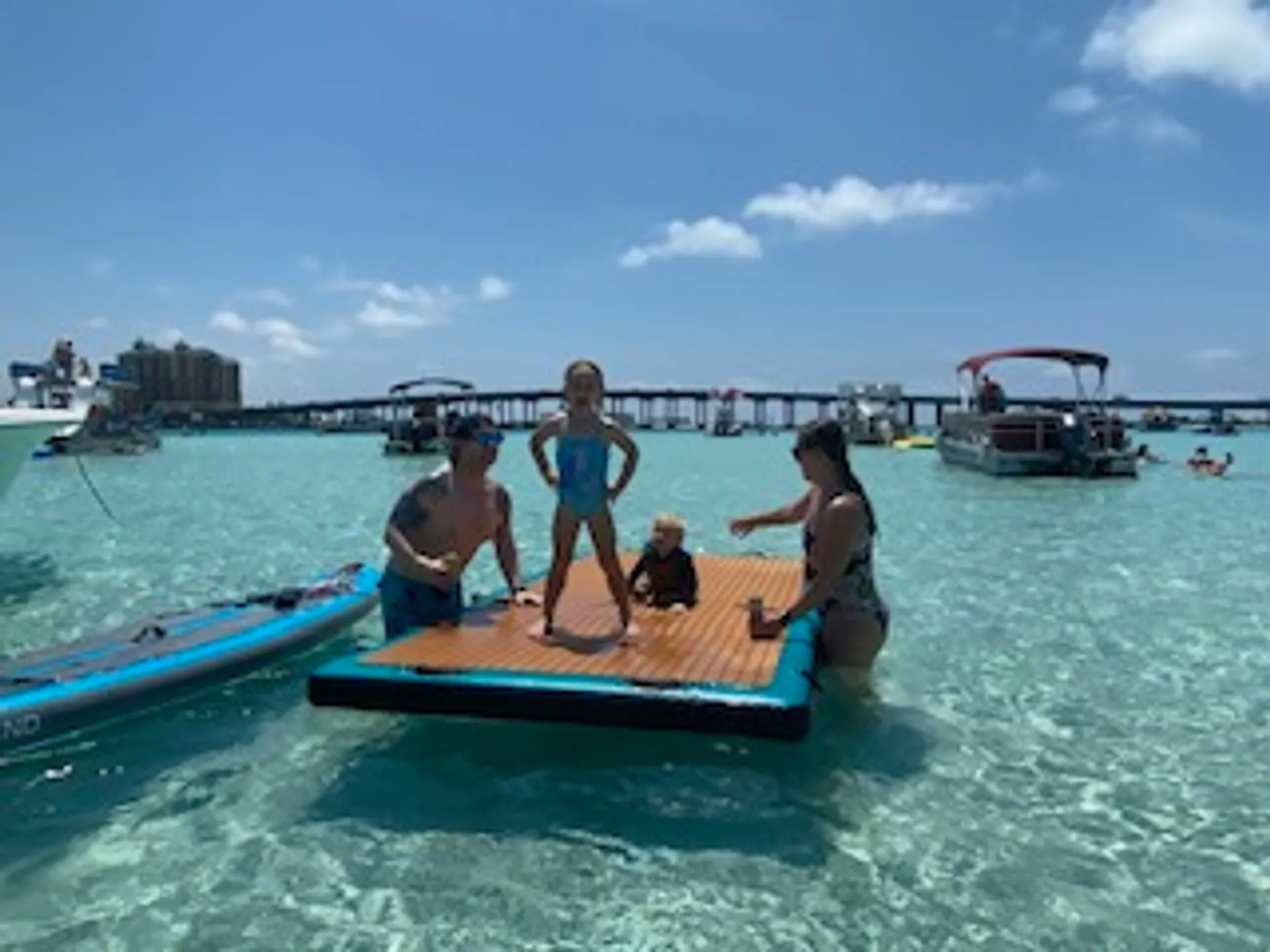 Tiki Themed Hula-Mama 30 ft pontoon 2slides 150 HP Fuel Included 