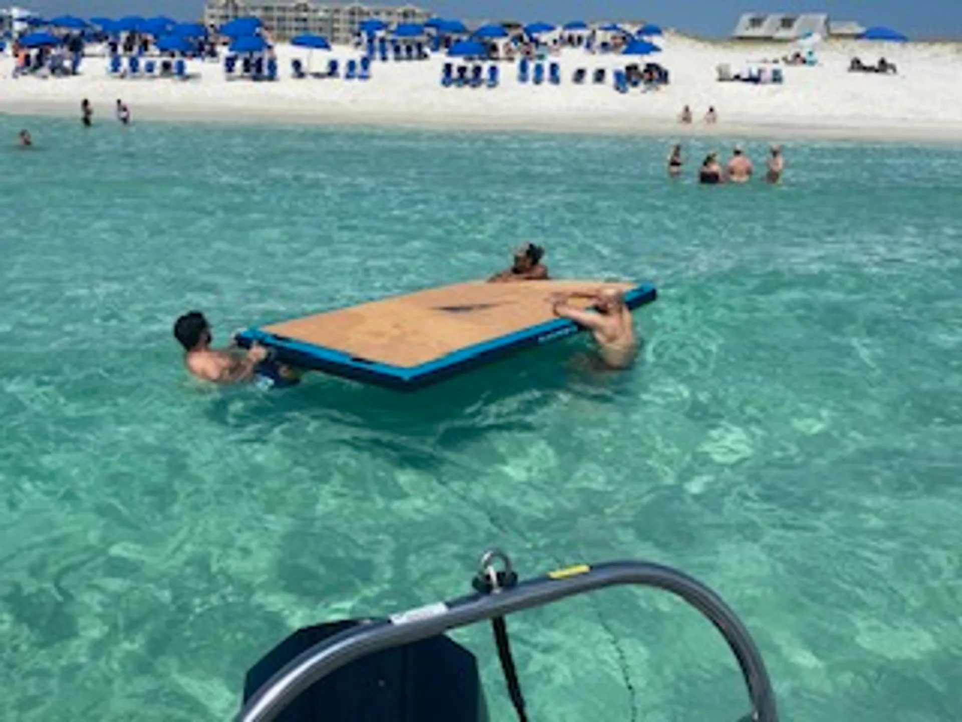 Tiki Themed Hula-Mama 30 ft pontoon 2slides 150 HP Fuel Included 