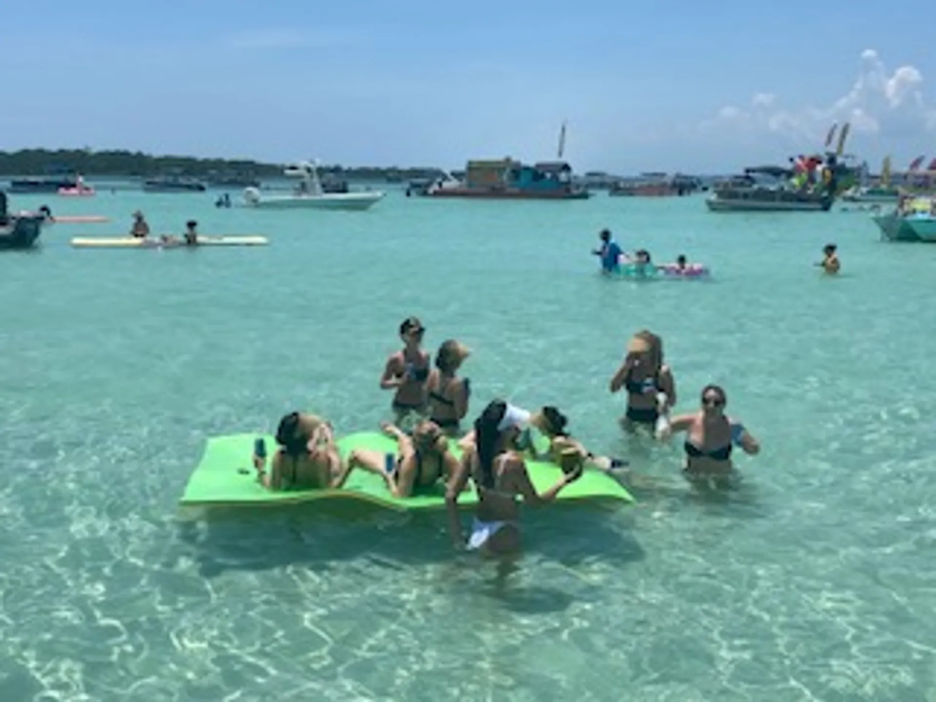 Tiki Themed Hula-Mama 30 ft pontoon 2slides 150 HP Fuel Included 