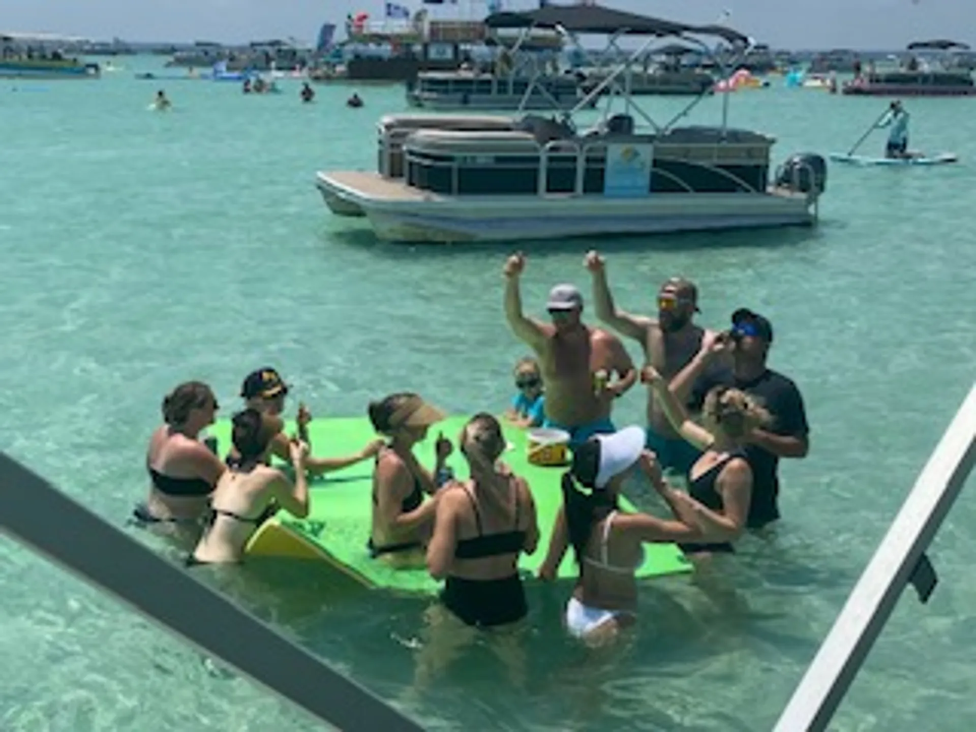 Tiki Themed Hula-Mama 30 ft pontoon 2slides 150 HP Fuel Included 