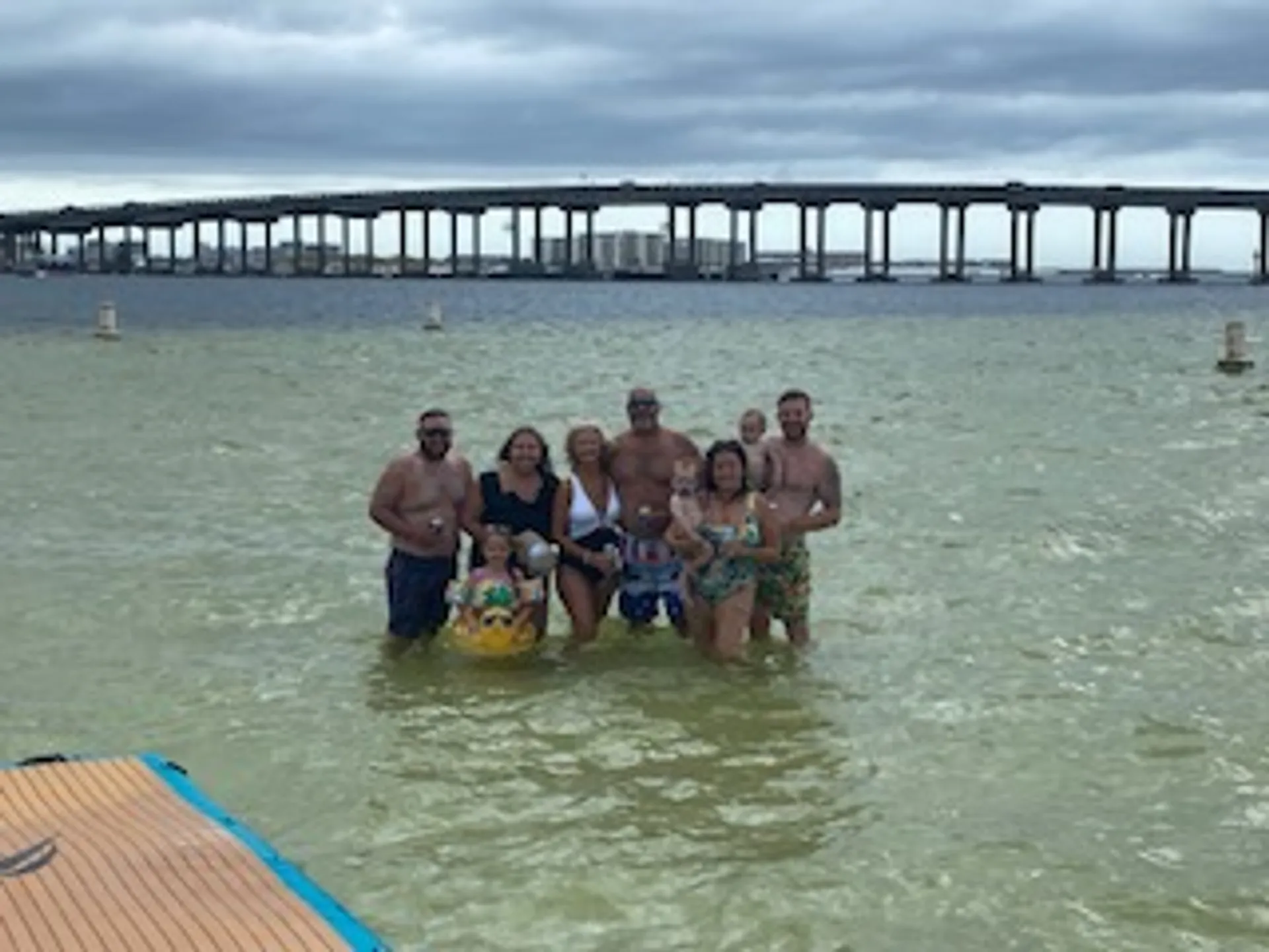 Tiki Themed Hula-Mama 30 ft pontoon 2slides 150 HP Fuel Included 
