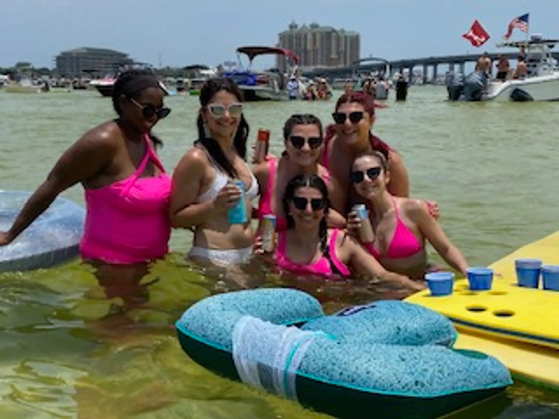 Tiki Themed Hula-Mama 30 ft pontoon 2slides 150 HP Fuel Included 