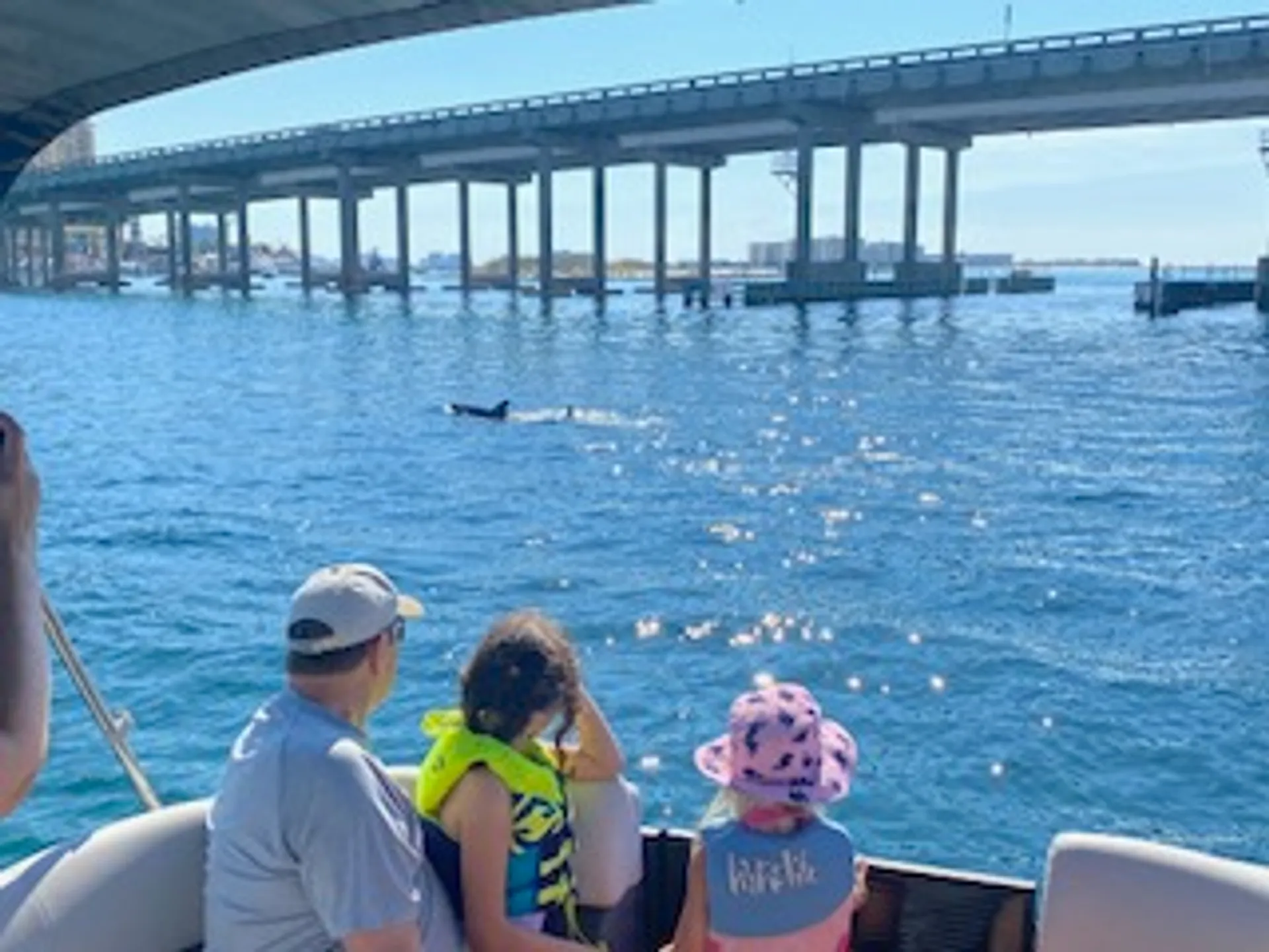 Tiki Themed Hula-Mama 30 ft pontoon 2slides 150 HP Fuel Included 