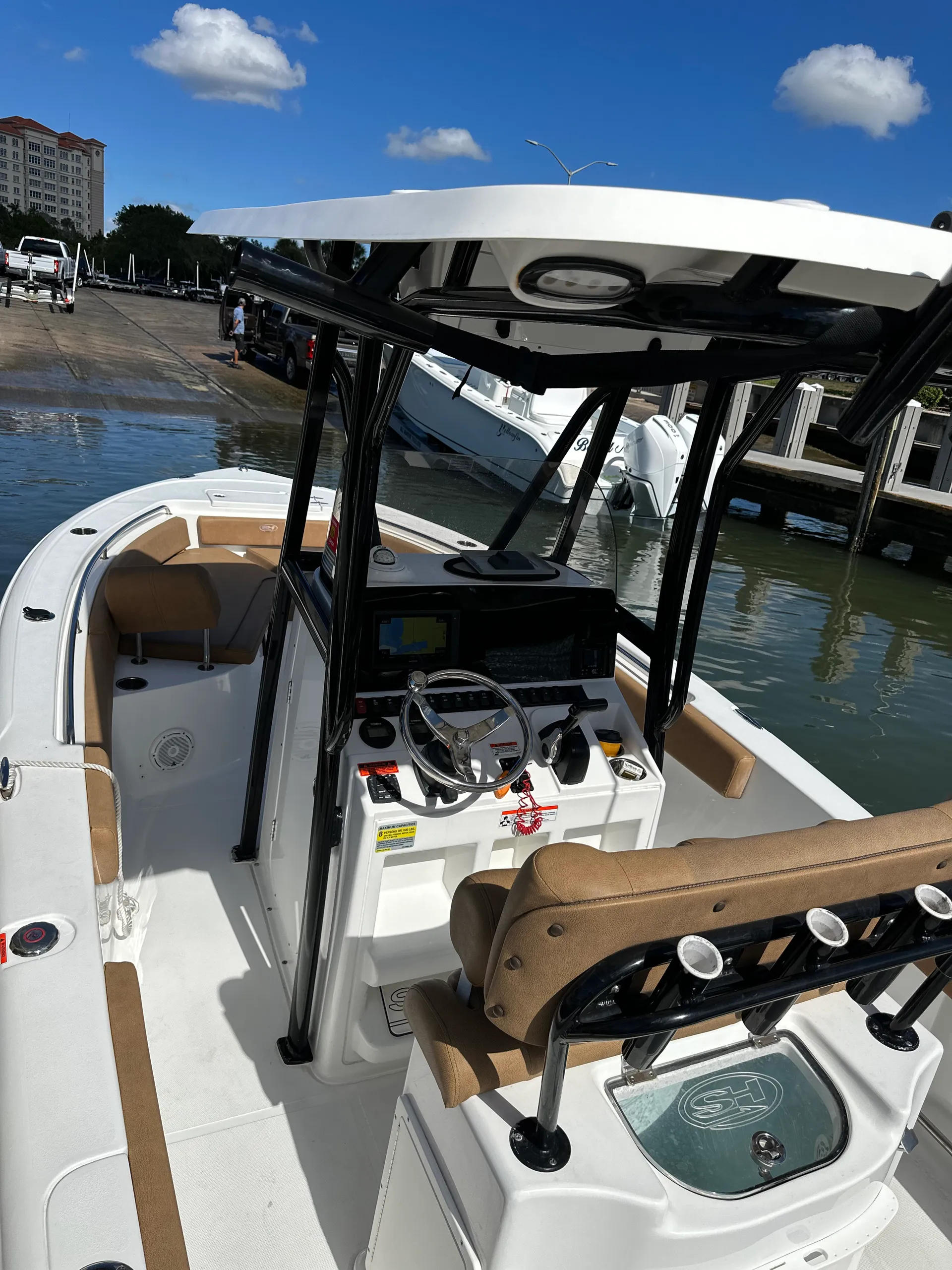 Beautiful Center Console Ready to Cruise and Fish!