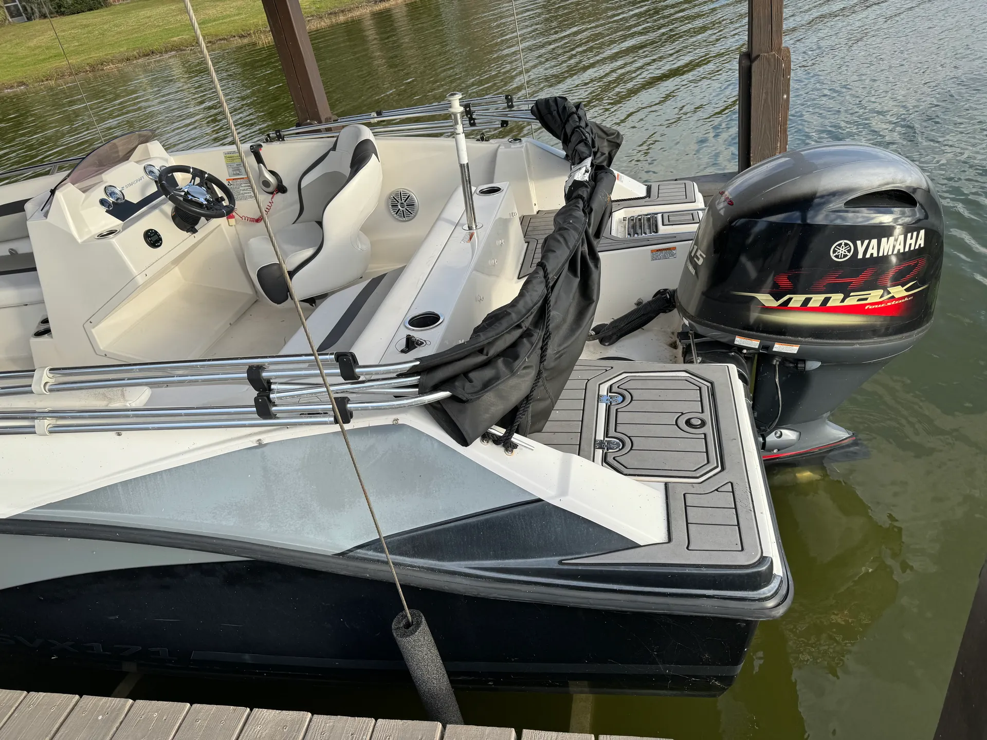 18' Starcraft Deckboat - Lake Jessamine