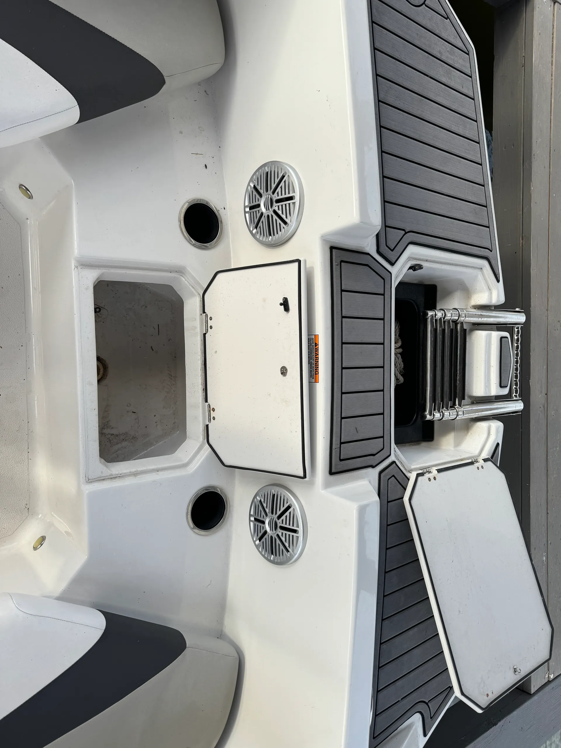 18' Starcraft Deckboat - Lake Jessamine