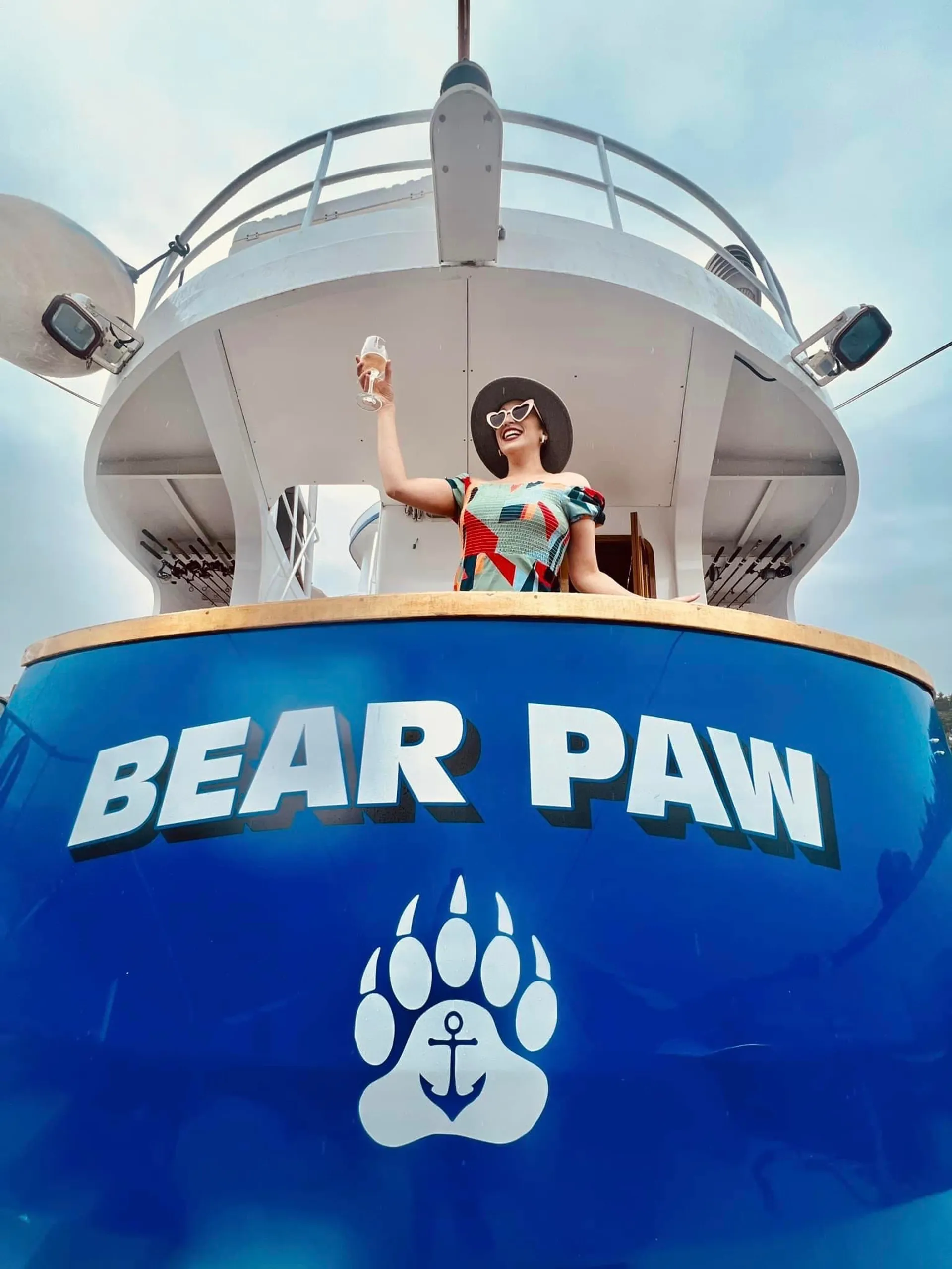 90’ Expedition yacht touring San Juan Islands and beyond! 