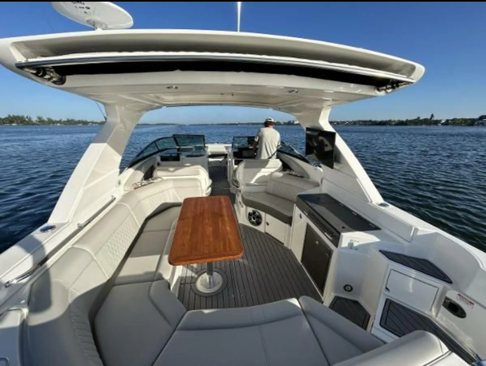 Top Shelf | Sarasota’s Ultimate 38’ Sea Ray Experience