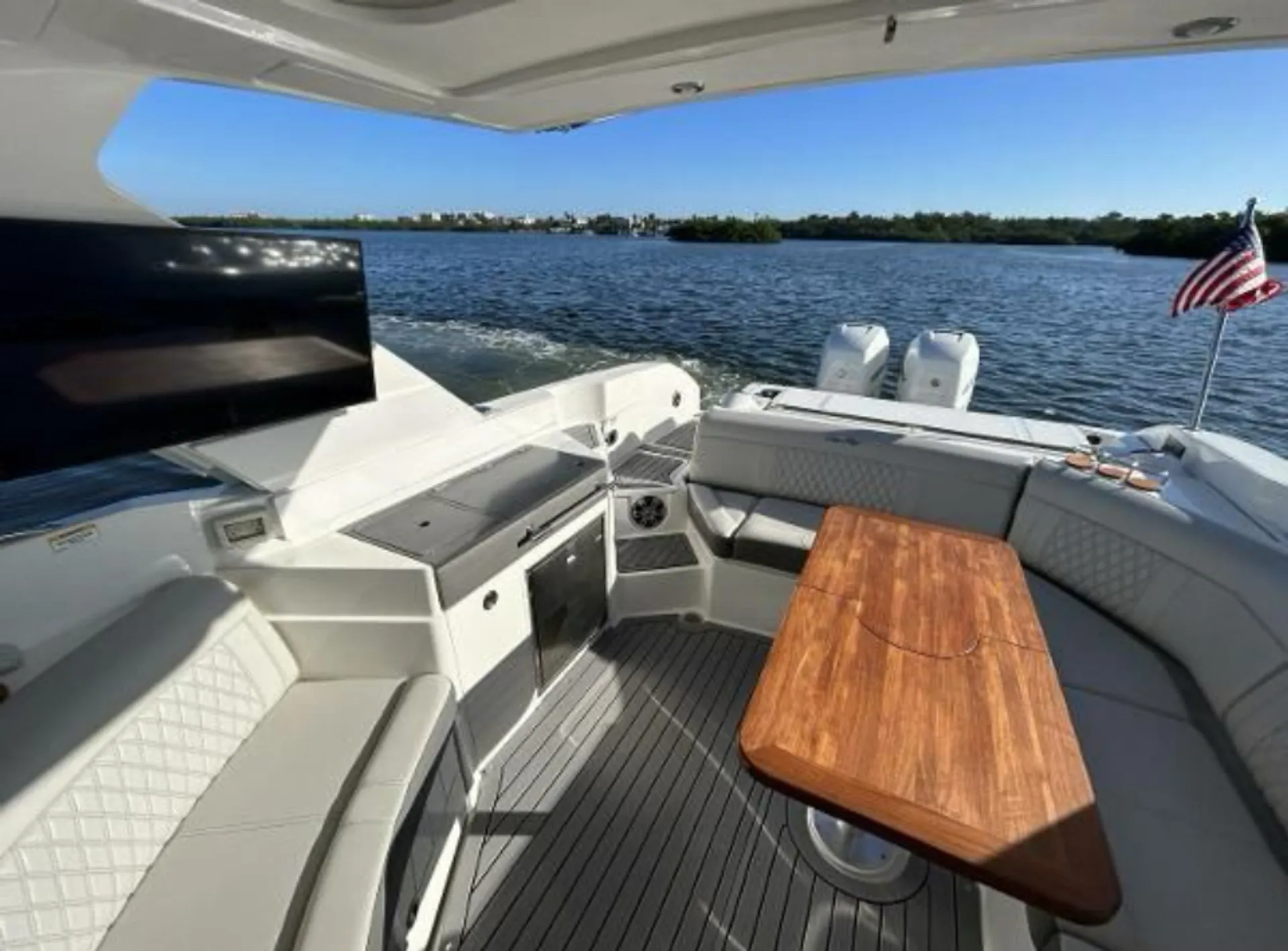Top Shelf | Sarasota’s Ultimate 38’ Sea Ray Experience