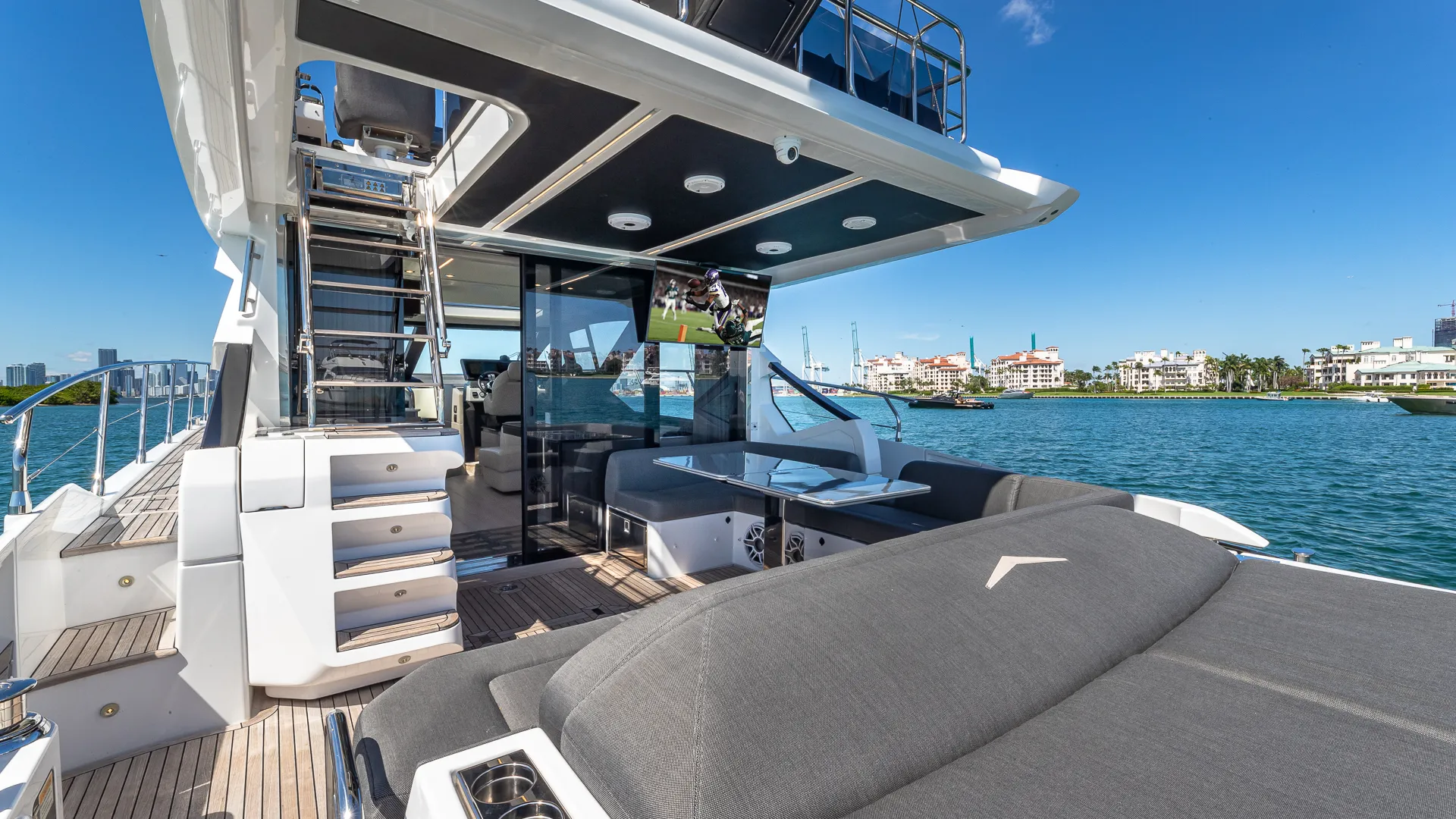 Azimut S6 in Miami Beach, FL — photo 3