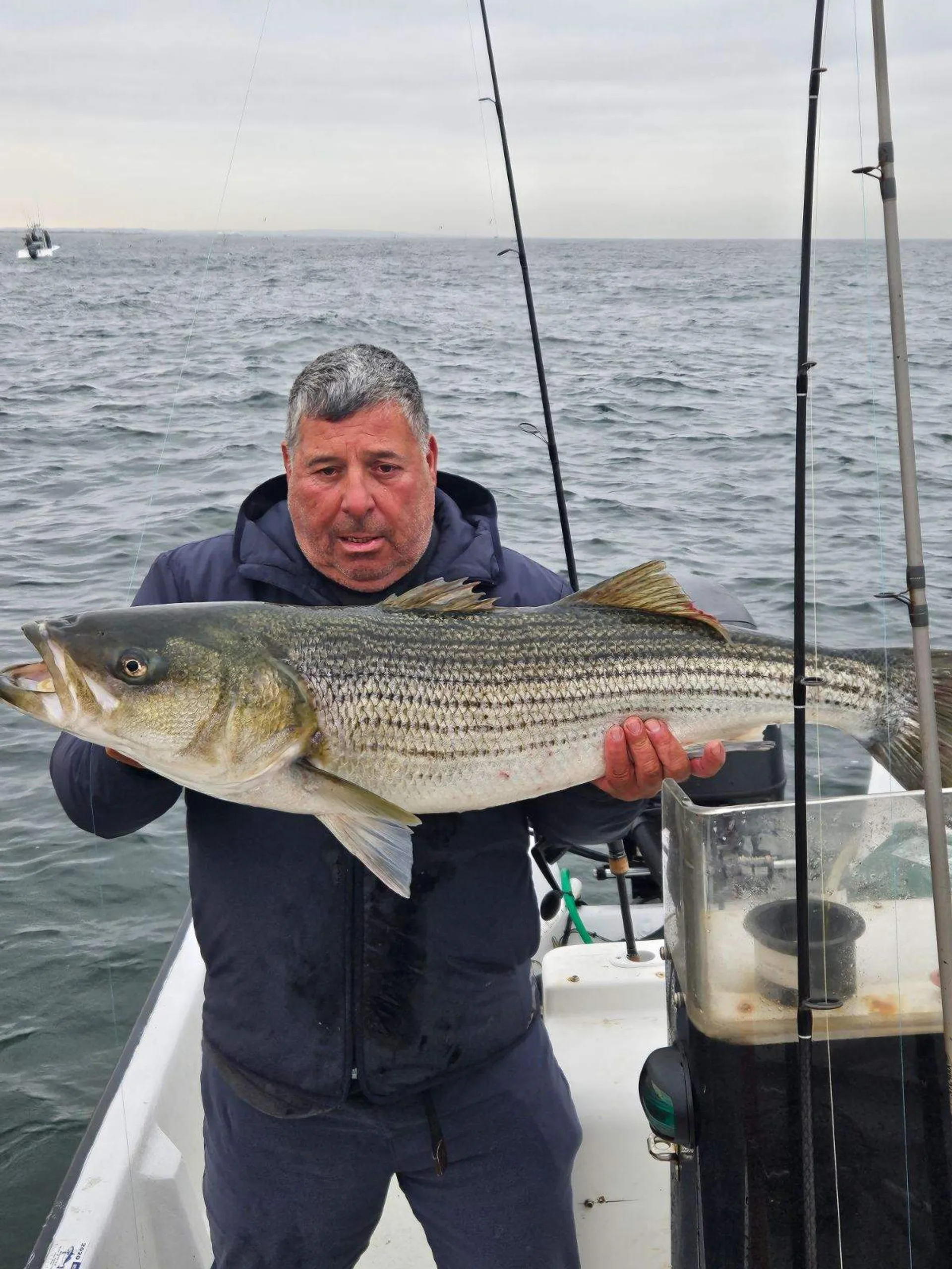 Fish w Capt. Vinnie on 25' Parker Center Console!