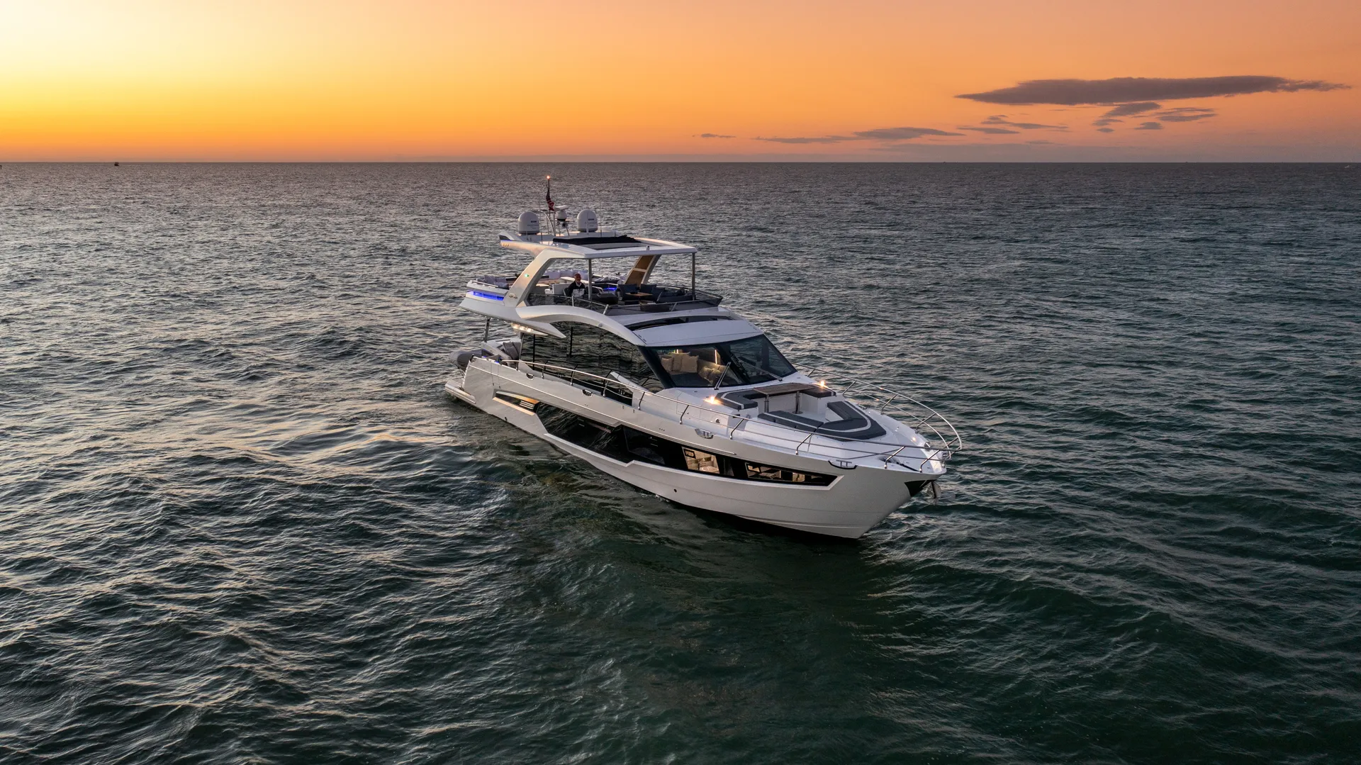 ✰TIME 4 U: 2020 72ft Yacht  Flybridge w/ Bar, Water Toys, &amp; Concierge✰