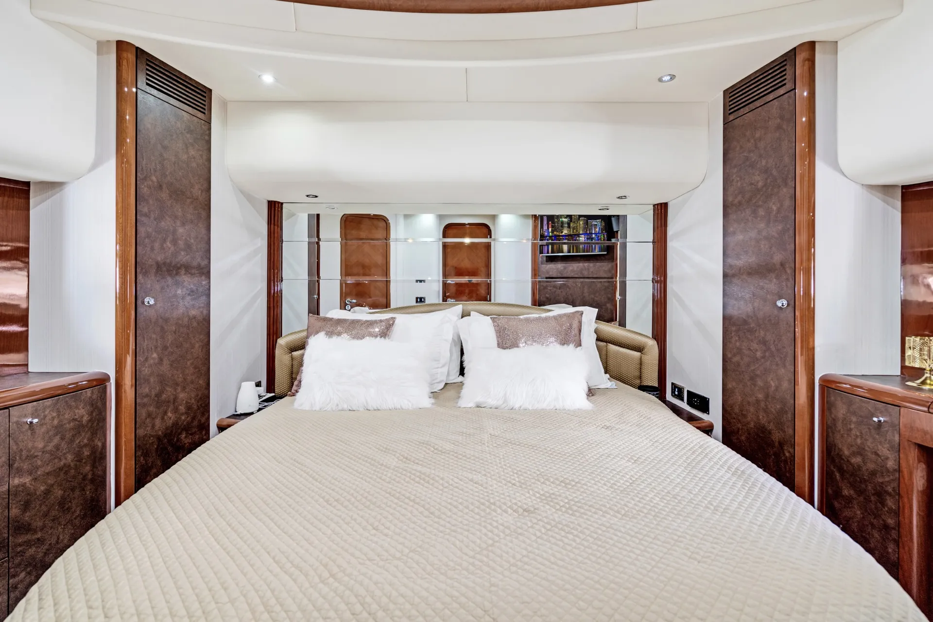 85' Luxury Ultimate Azimut , JACUZZI INCLUDED