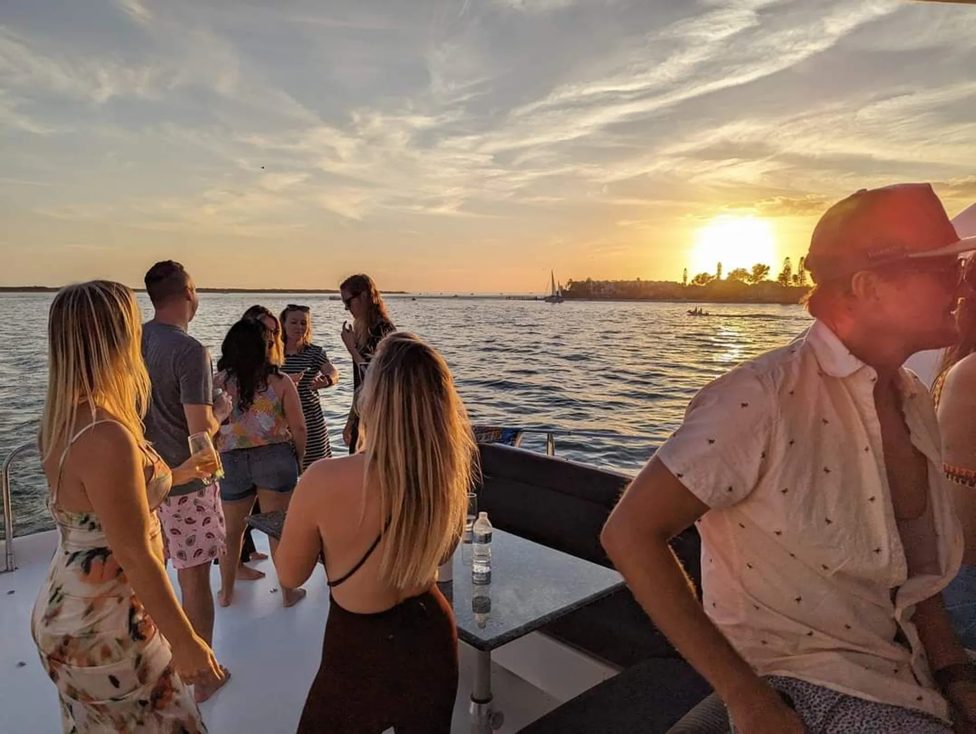 80' Ultra Luxury Mega-Yacht (Lazzara Skylounge) w/ Water Toys - 13 pax