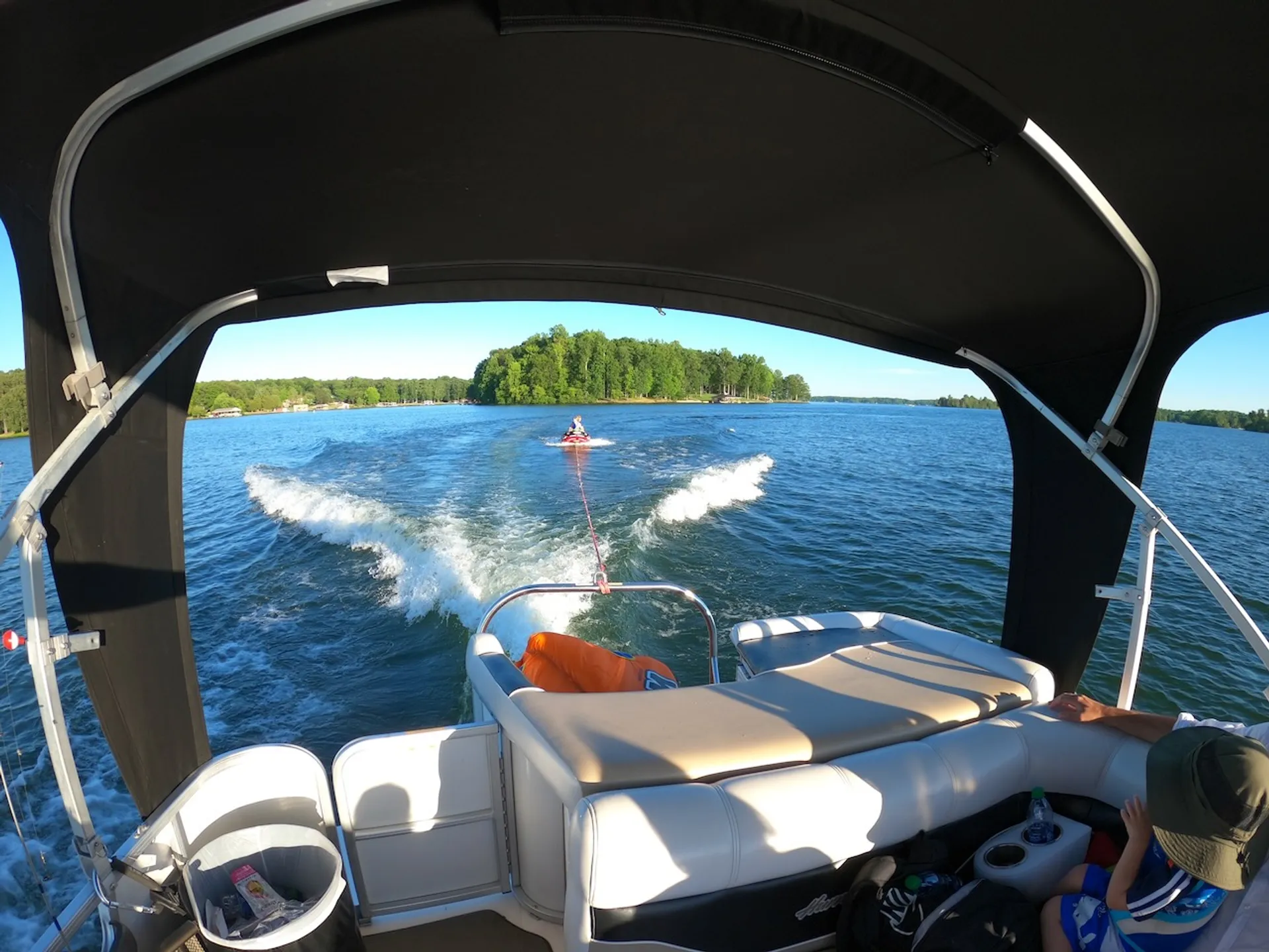 22' Hurricane Deckboat w/ new 200HP eng- for Multi-day rentals only