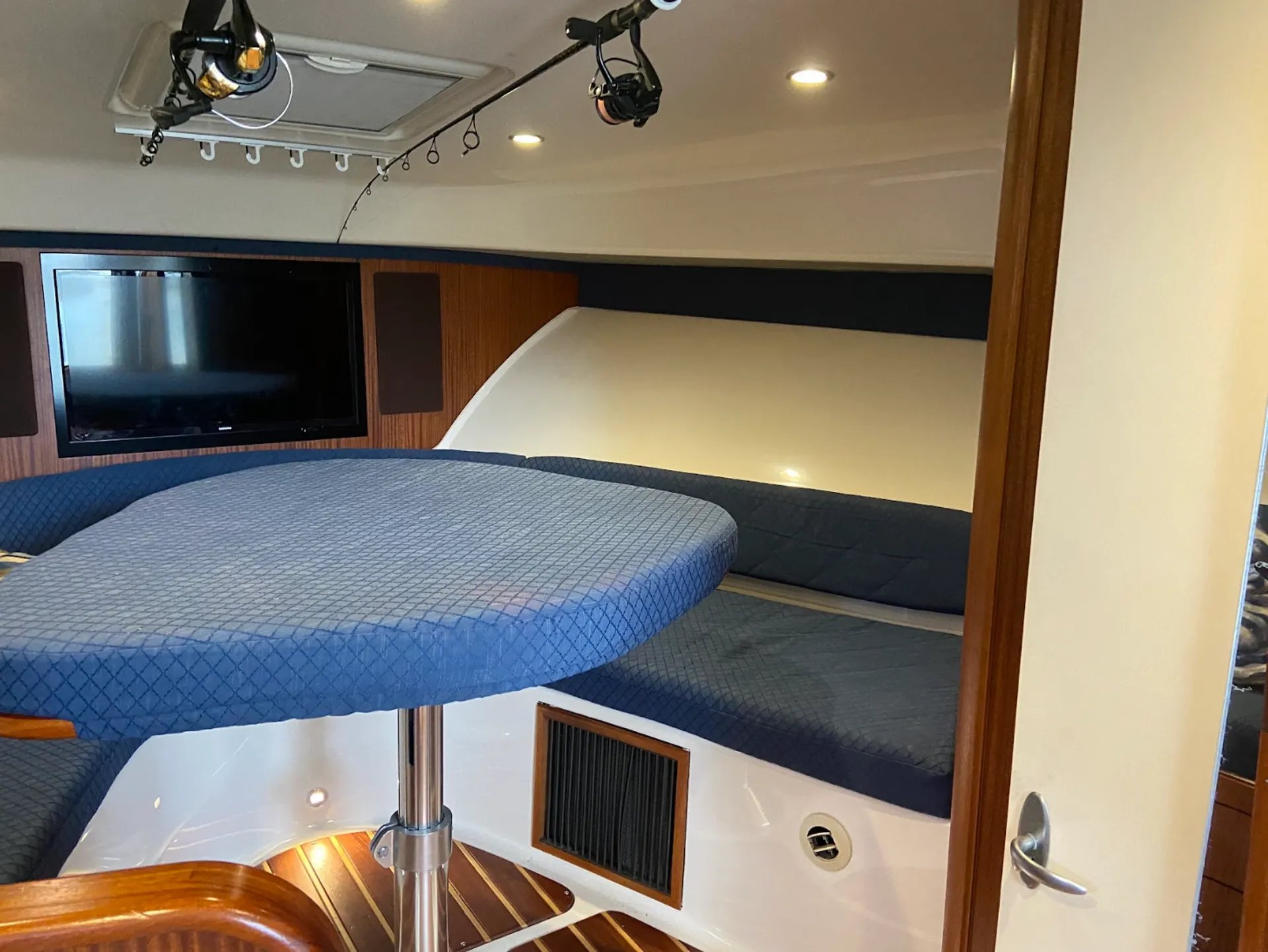 Pursuit OS385 Offshore w/3-F300HP in Boca Raton, FL — photo 4