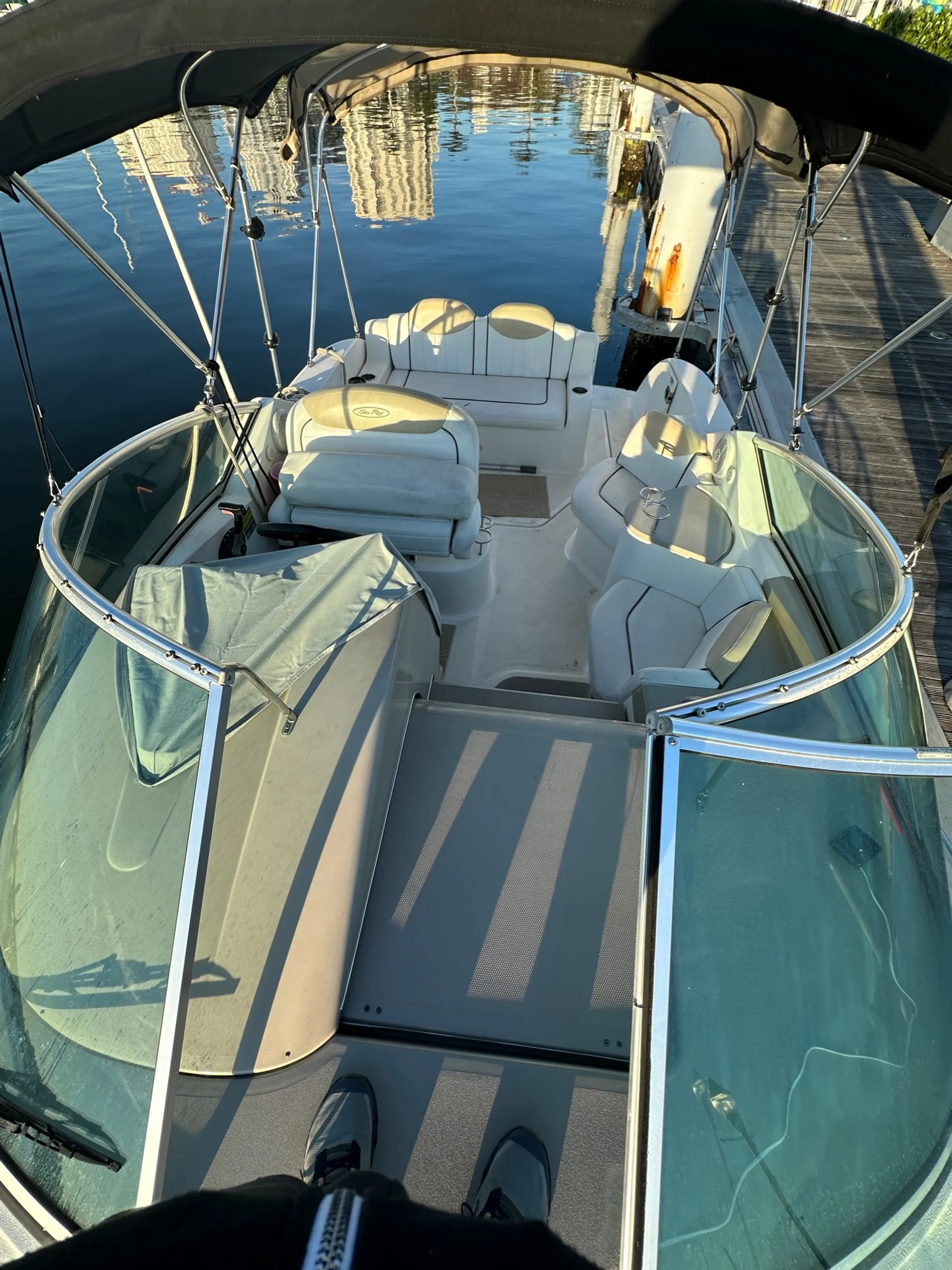 Sea Ray Boats 240 Sundancer in Riviera Beach, FL — photo 4