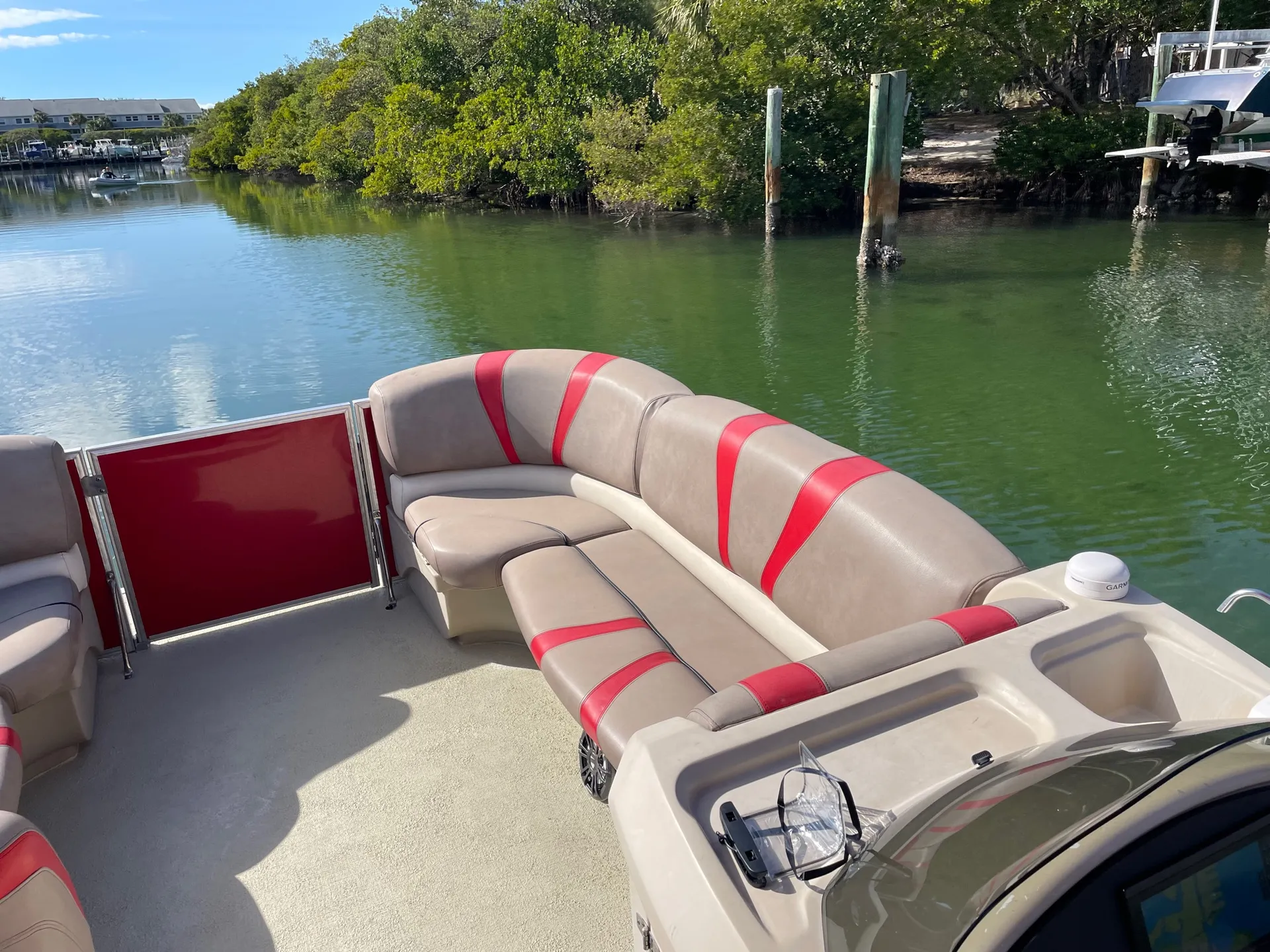 Comfortable 24’ Tri Toon